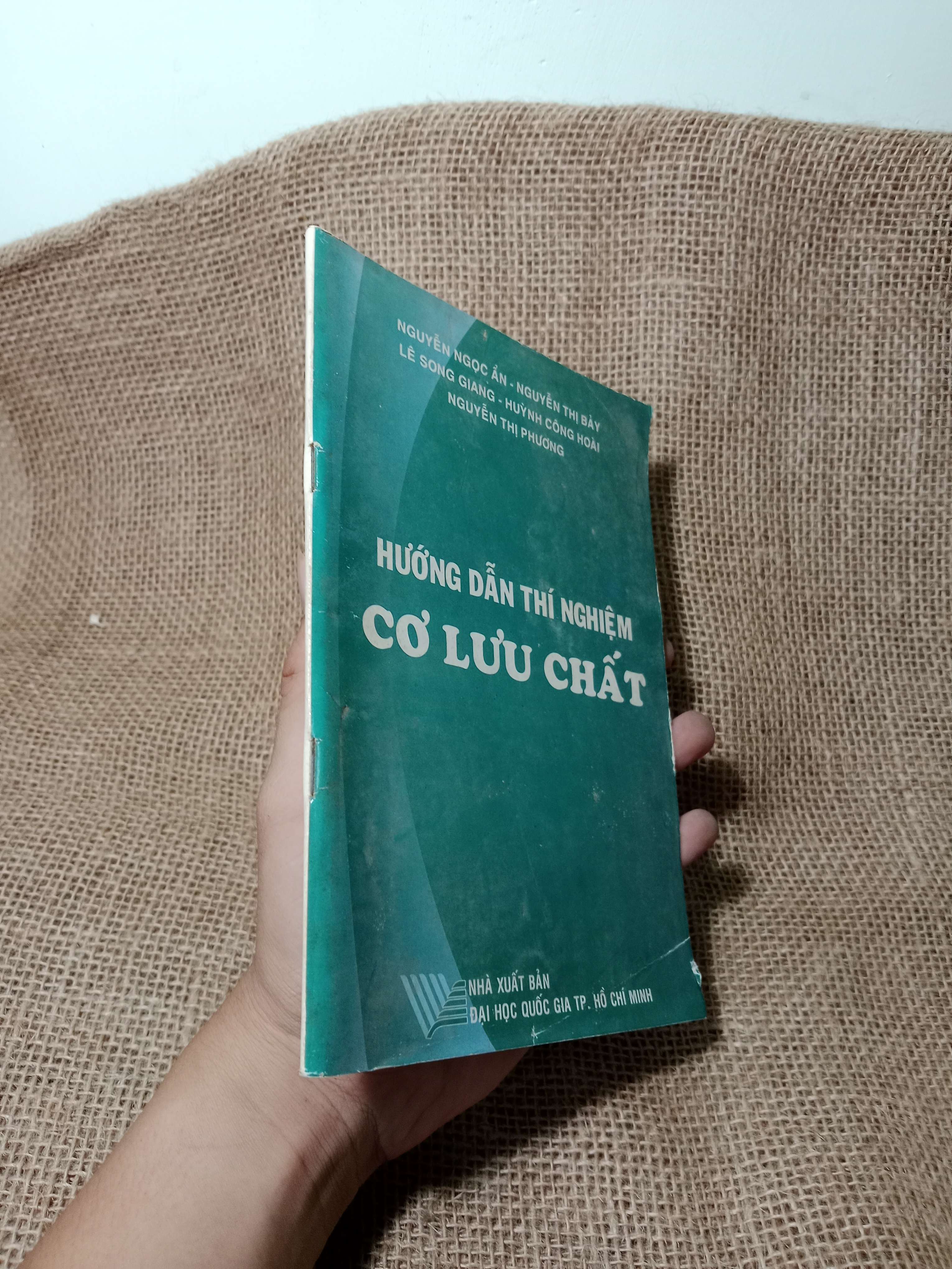Hướng dẫn thí nghiệm cơ lưu chất 2012 mới 70% , có chữ (Giáo trình đại học - cao đẳng) HCM