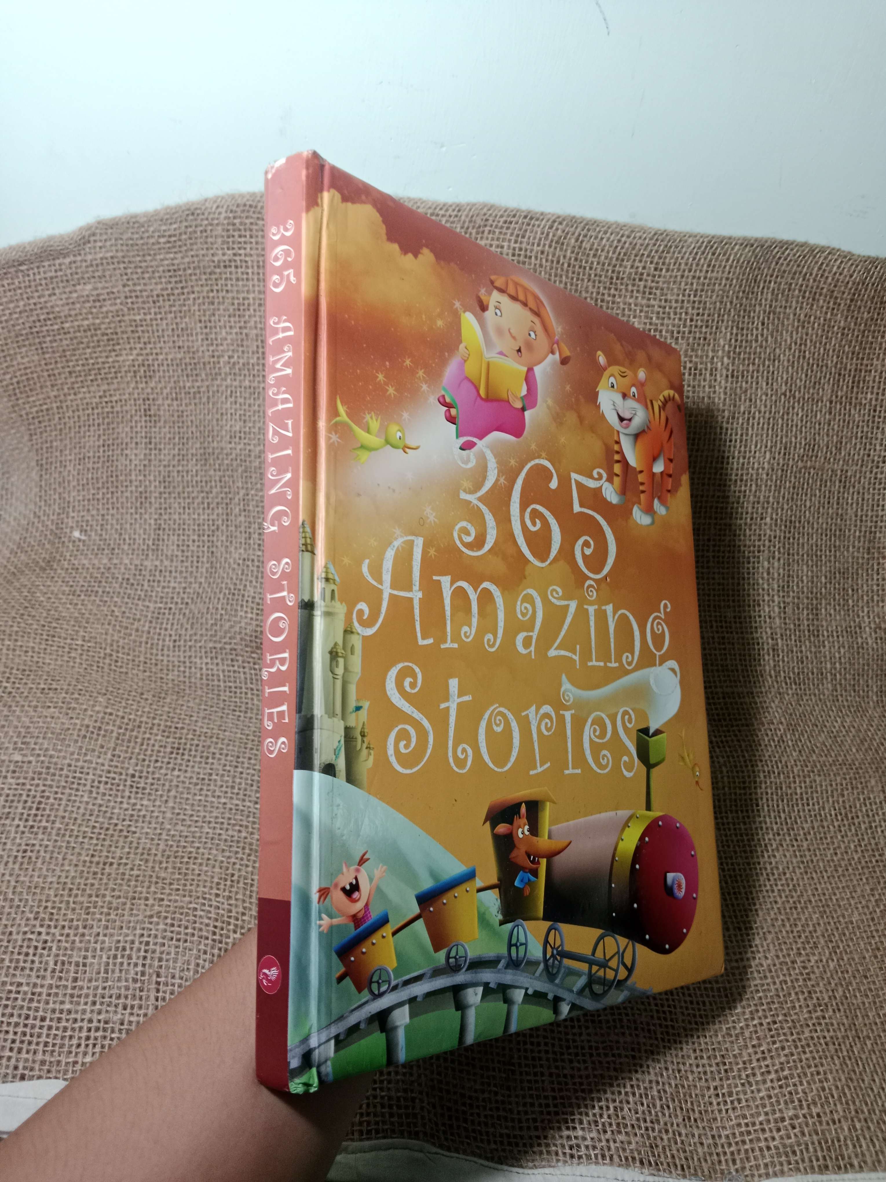365 Amazing stories bìa cứng mới 80% (Sách ngoại) HCM