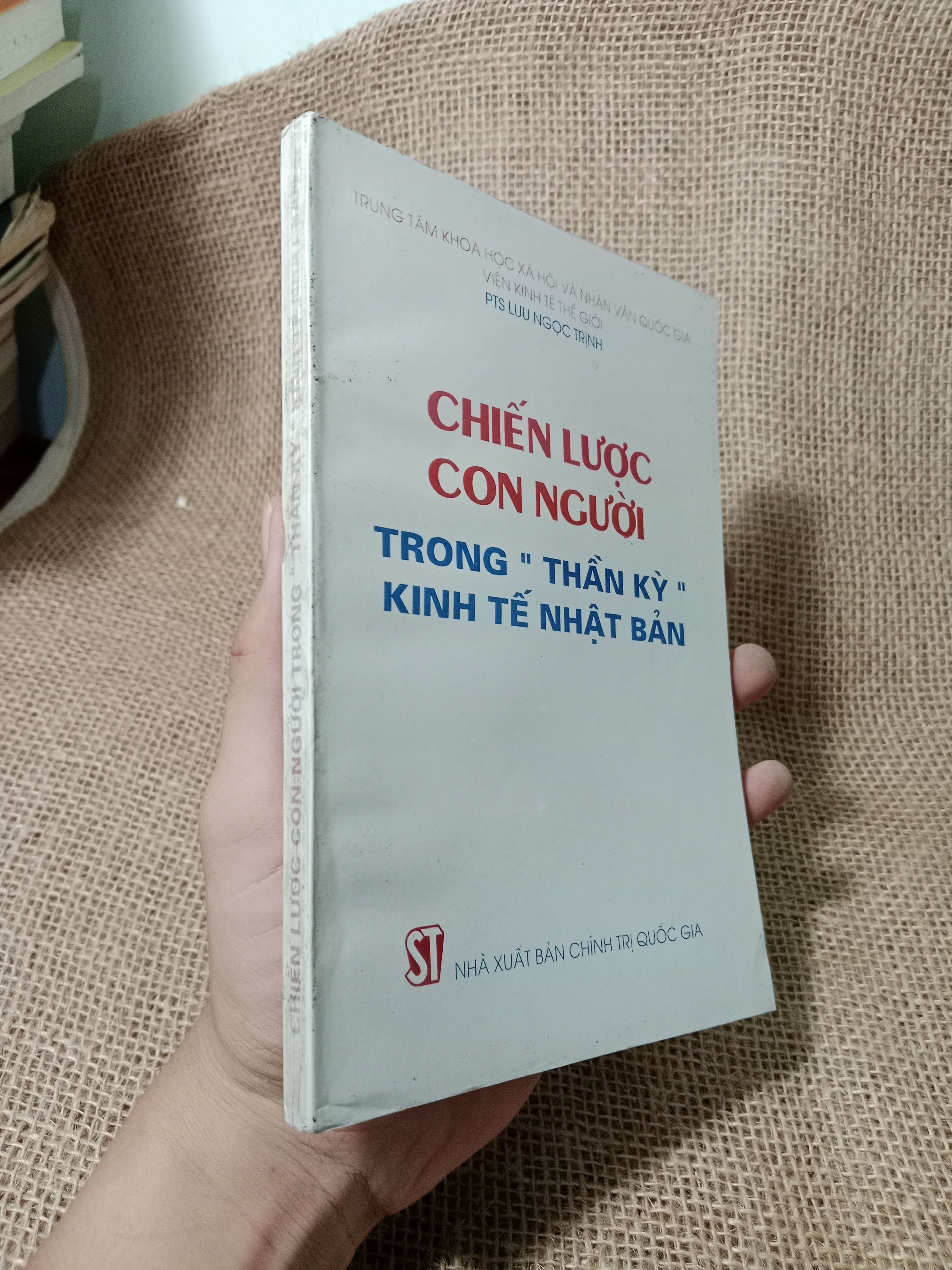 Chiến lược con người trong 