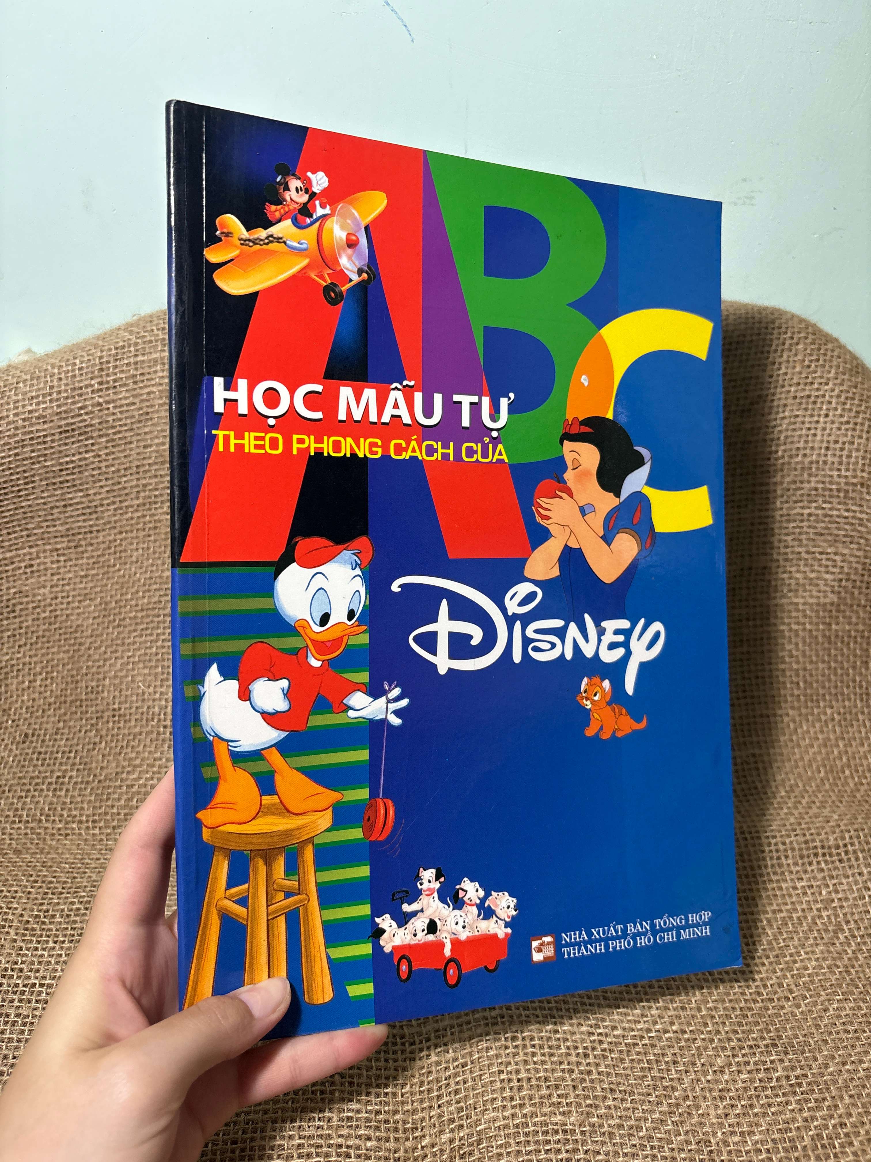 Học mẫu tự theo phong cách của Disney mới 80% (Sách tự học tiếng Anh) HCM