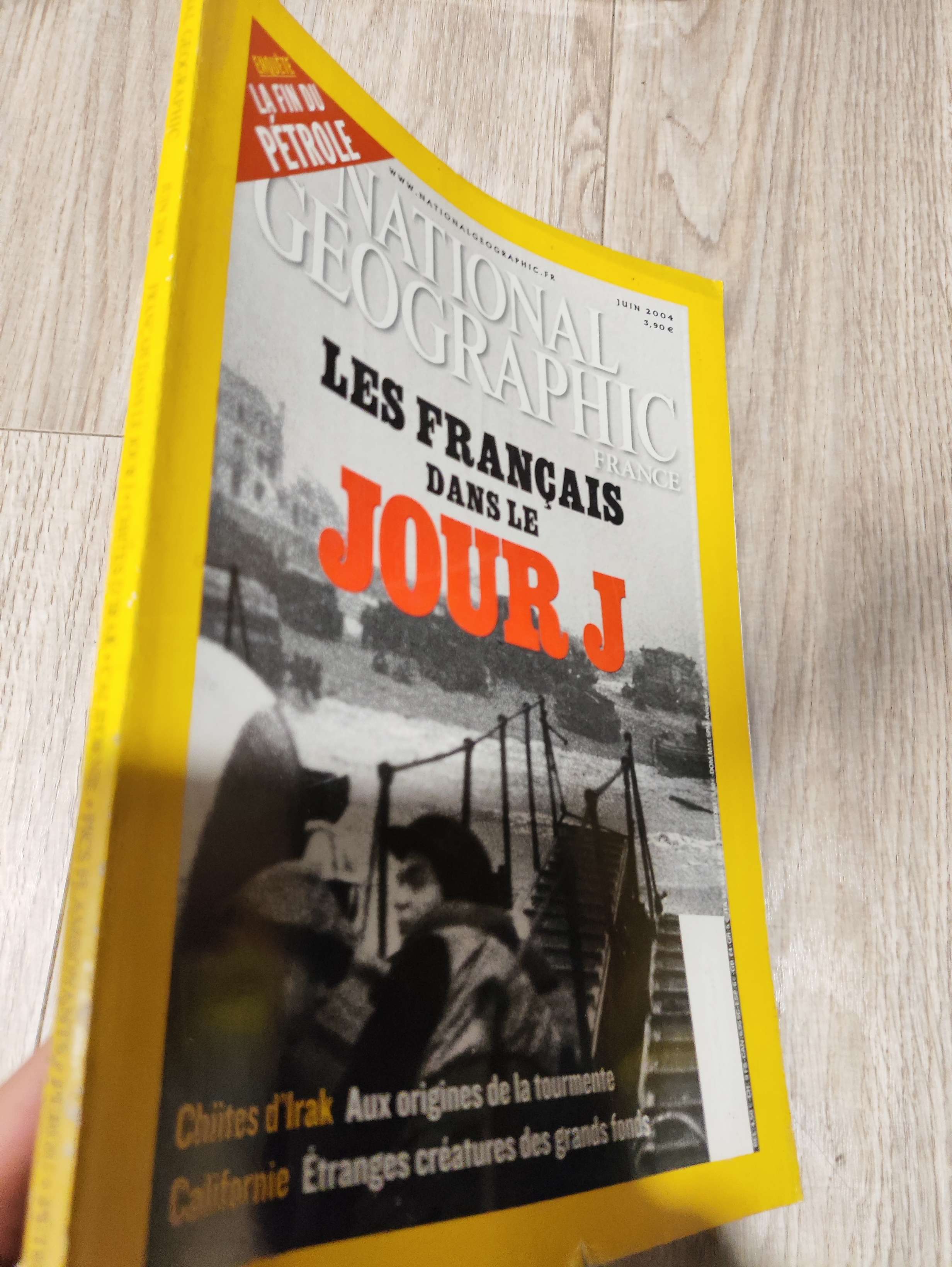 National geographic - Les Francais dans le jour J 2004 Tạp Chí Đẹp, mới 80% (Tạp chí) LNTQ