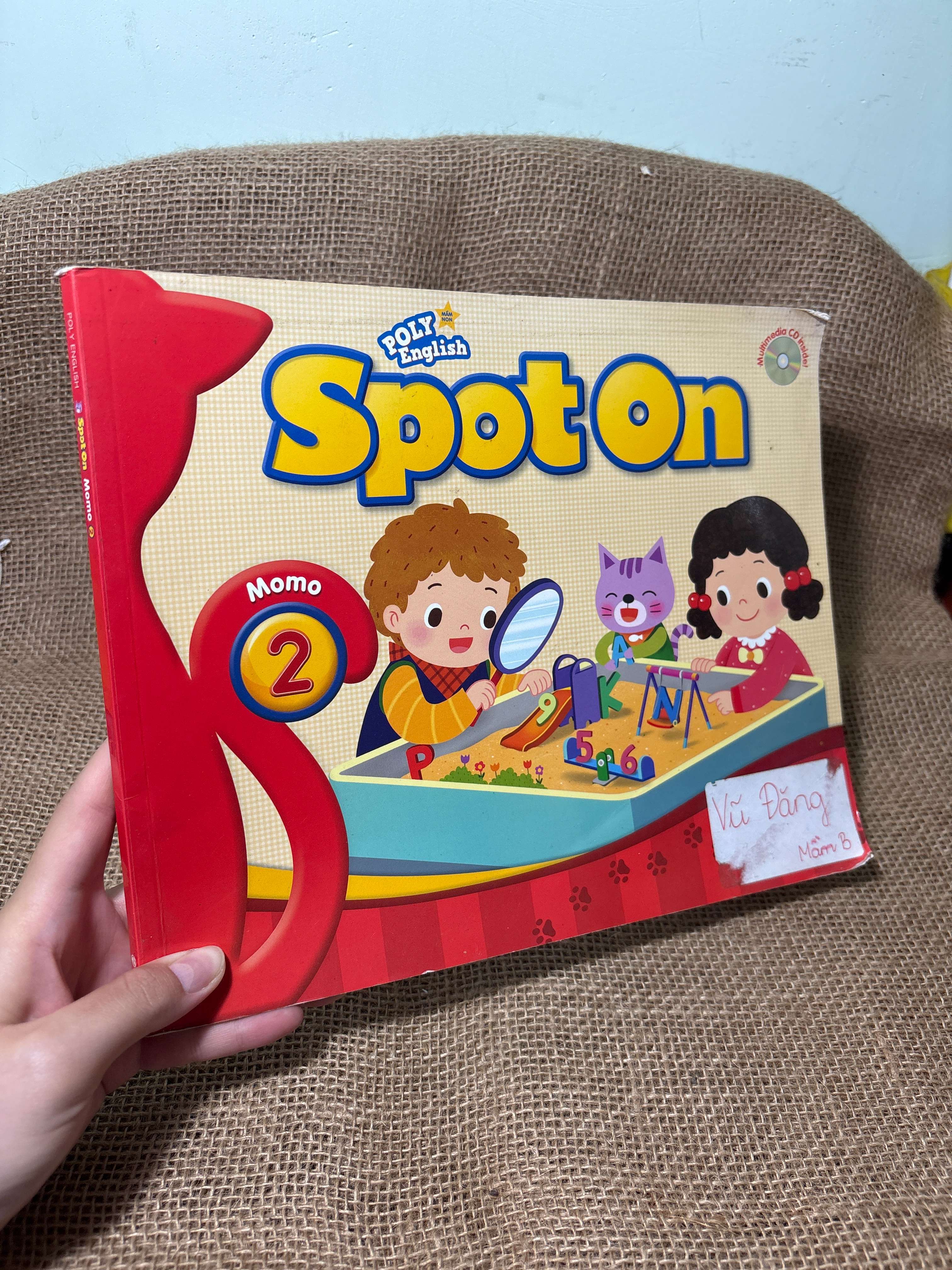 Spot on momo 2 mới 80% (Sách tự học tiếng Anh) HCM