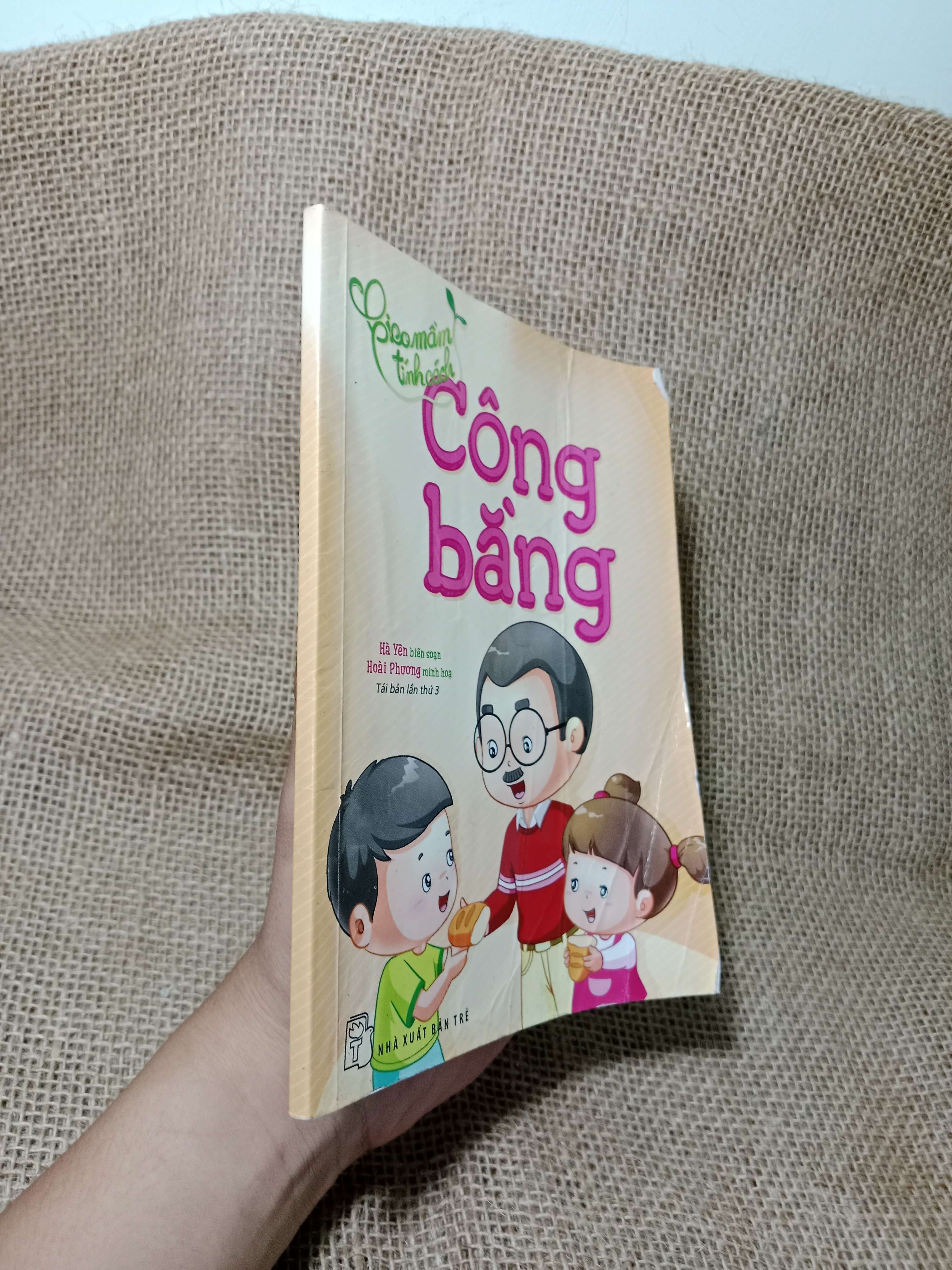 Công bằng - Hà Yên 2017 mới 70% , bị vẽ (Kiến thức - kỹ năng cho con) HLSC