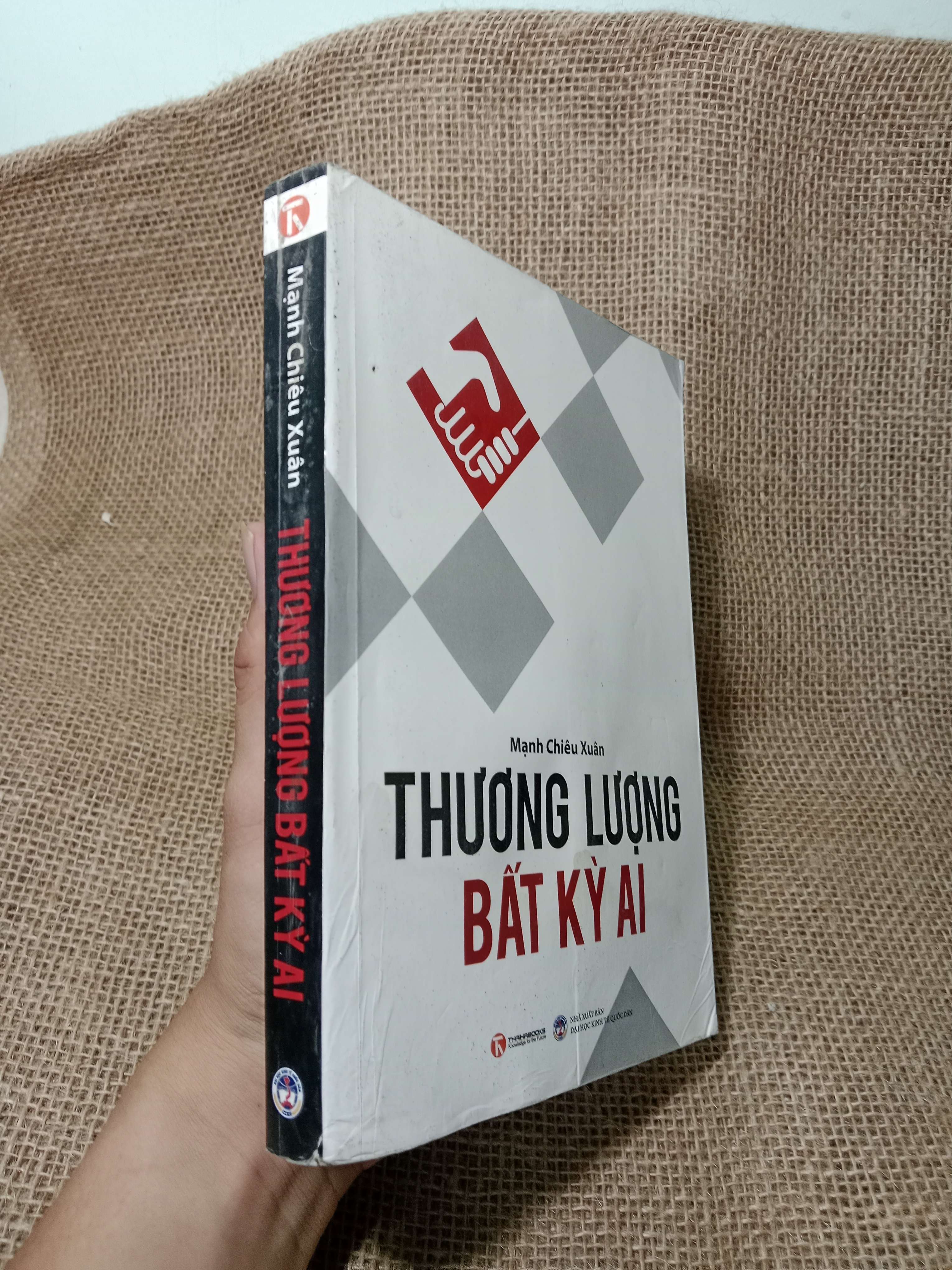 Thương lượng bất kỳ ai - Mạnh Chiêu Xuân 2011 mới 70% , có chữ (Sách kỹ năng) HCM