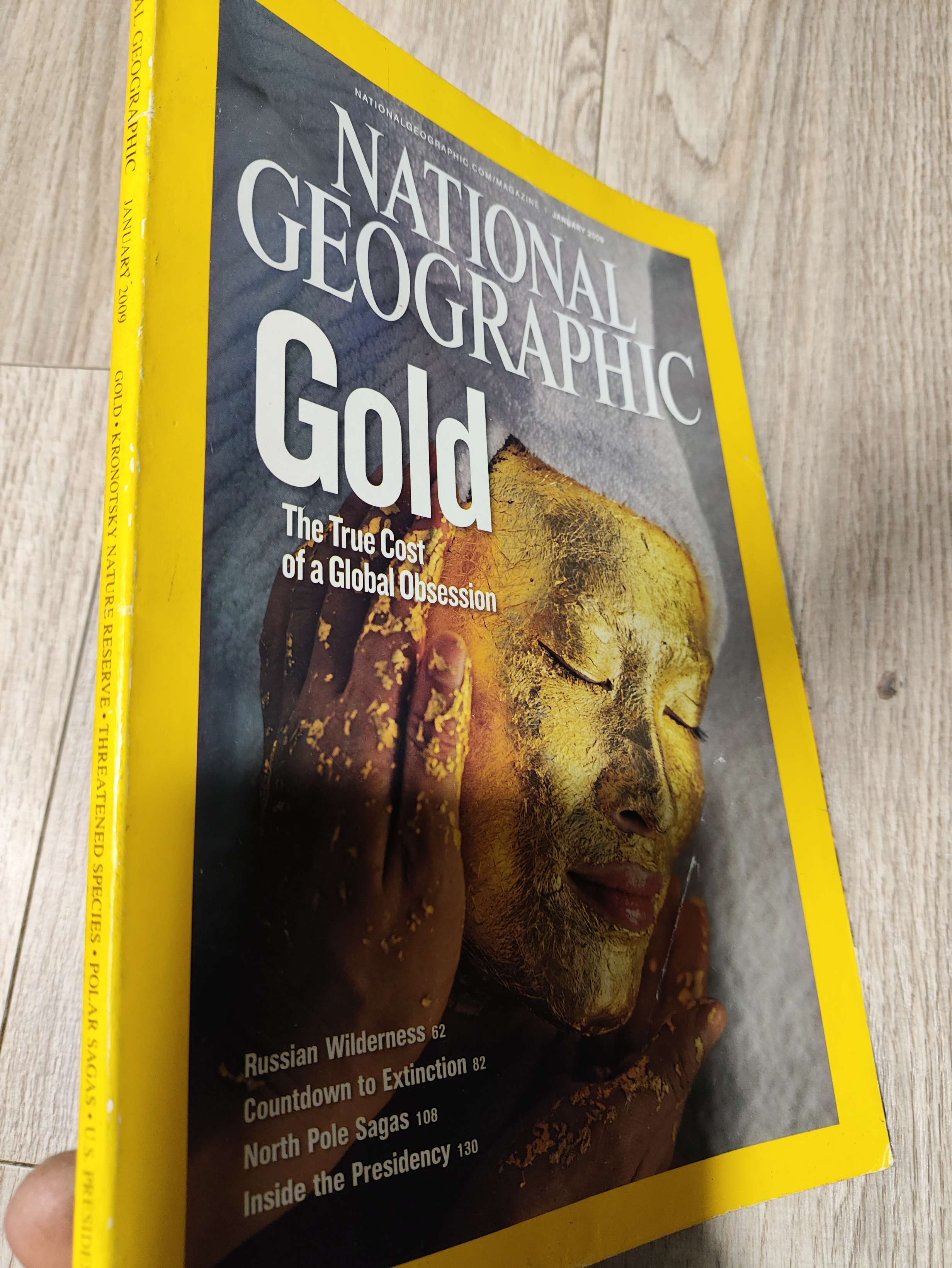 National geographic - Gold the true cost of a global obsession 2009 Tạp Chí Đẹp, mới 80% (Tạp chí) LNTQ