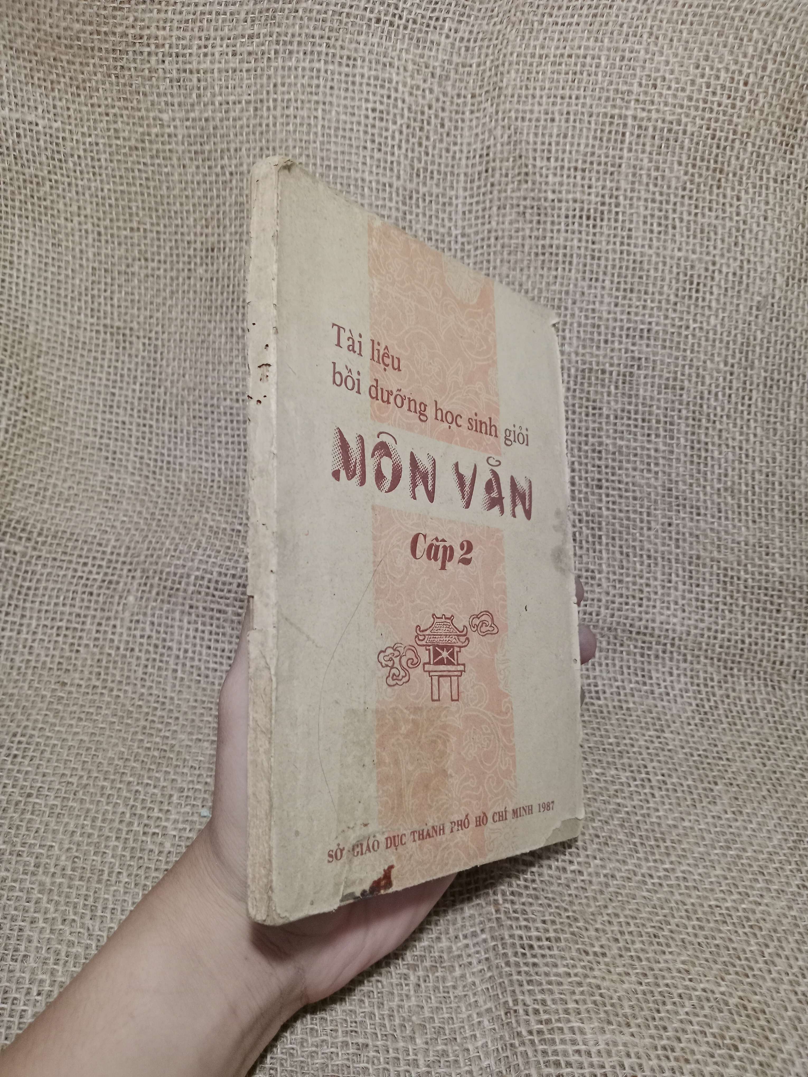 Tài liệu bồi dưỡng học sinh giỏi Môn Văn cấp 2 1997 mới 80% (Sách giáo khoa - giáo trình) HLSC