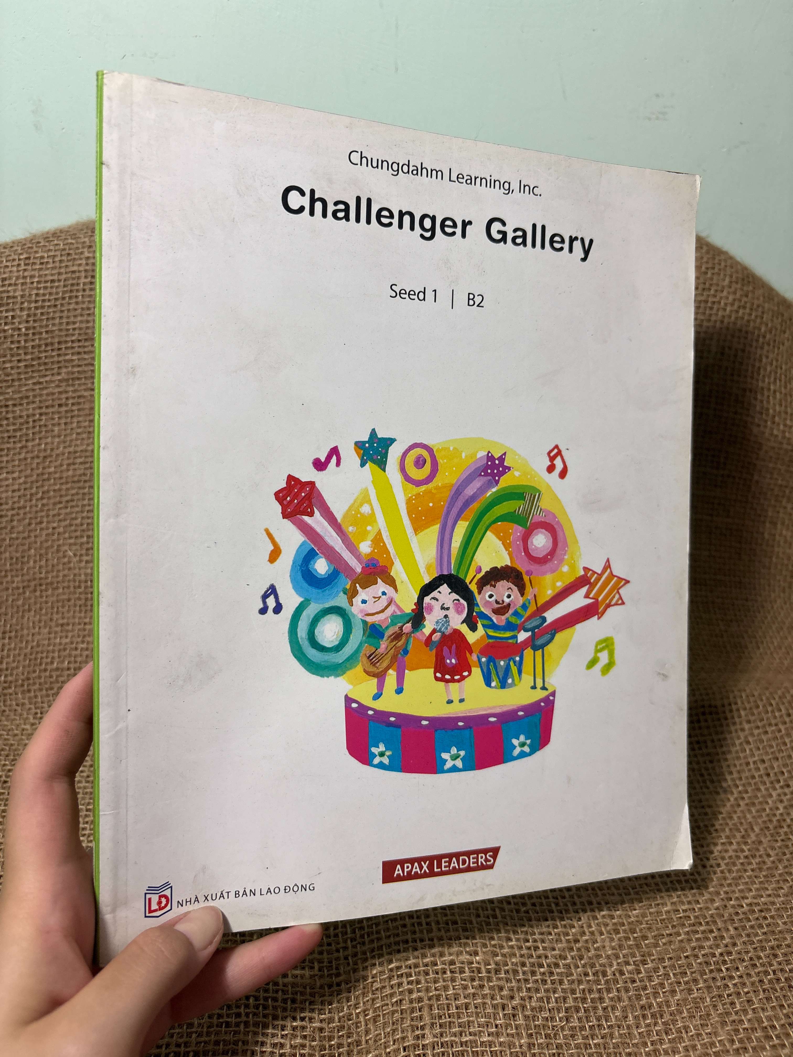 Challenger Gallery seed 1 B2 2021 mới 80% (Sách tự học tiếng Anh) HCM