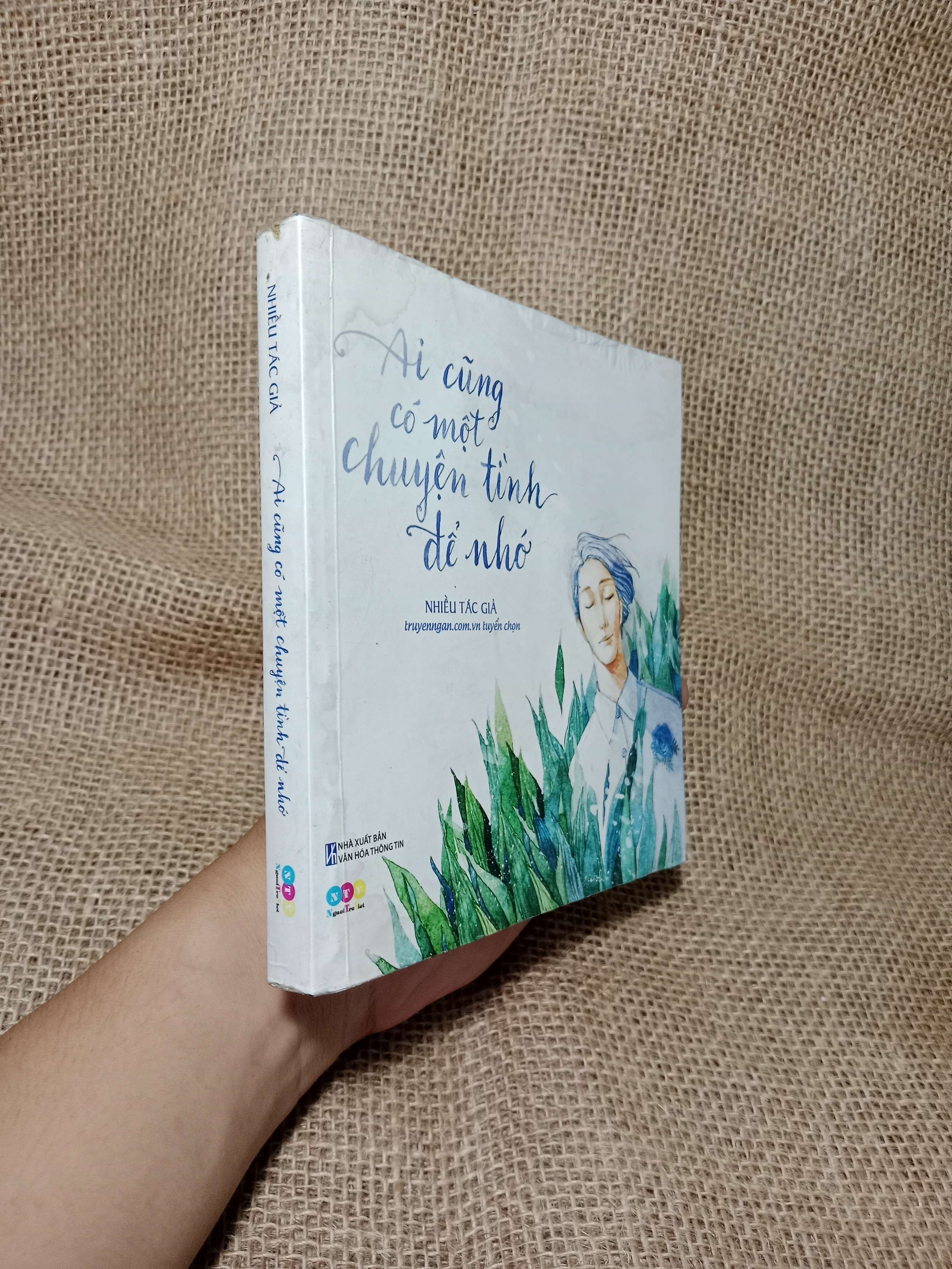 Ai cũng có một chuyện tình để nhớ - Nhiều tác giả 2014 mới 80% (Sách văn học) HLSC