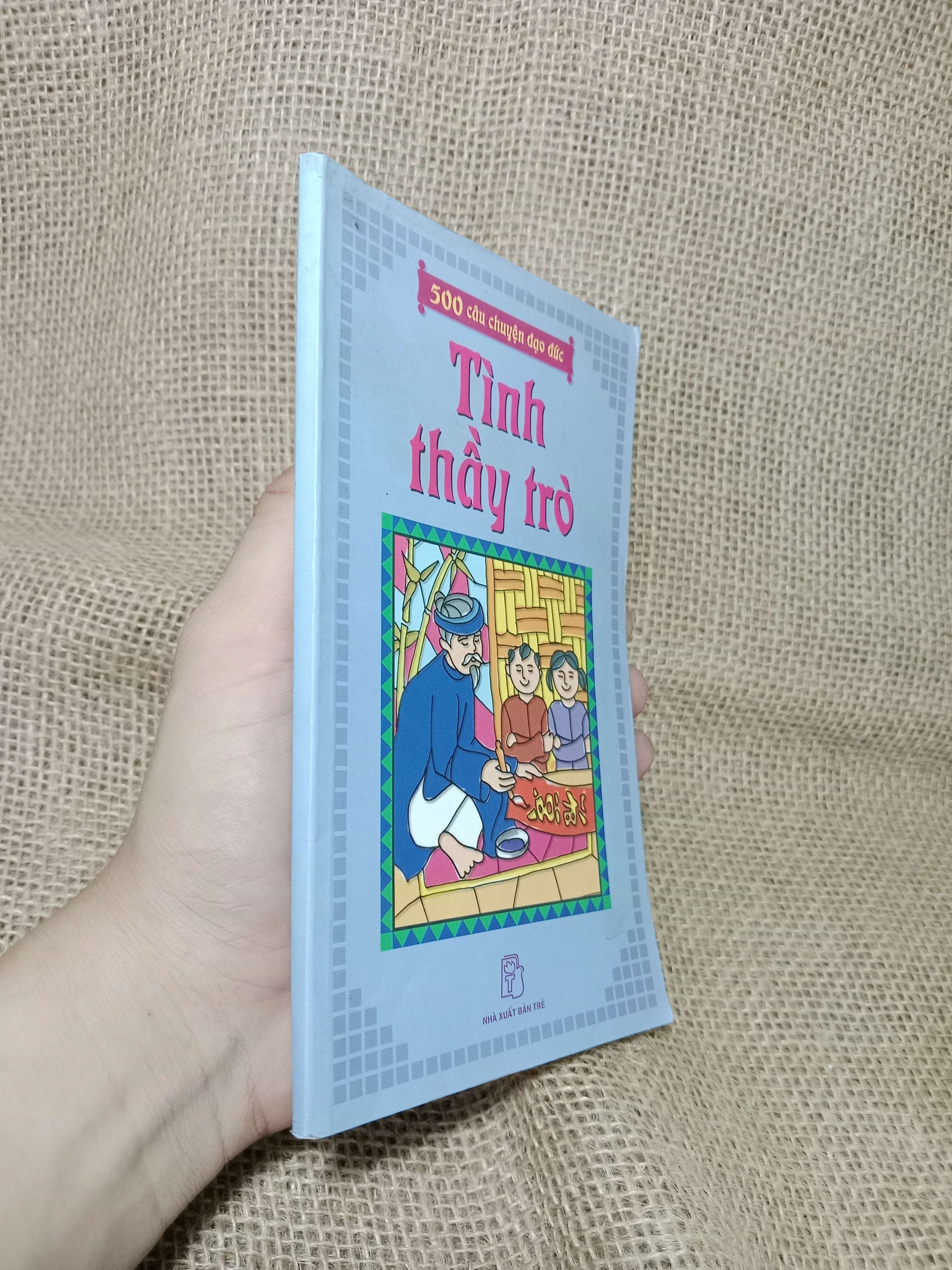 Tình thầy trò 2005 mới 70% , có mộc (Sách văn học) HLSC