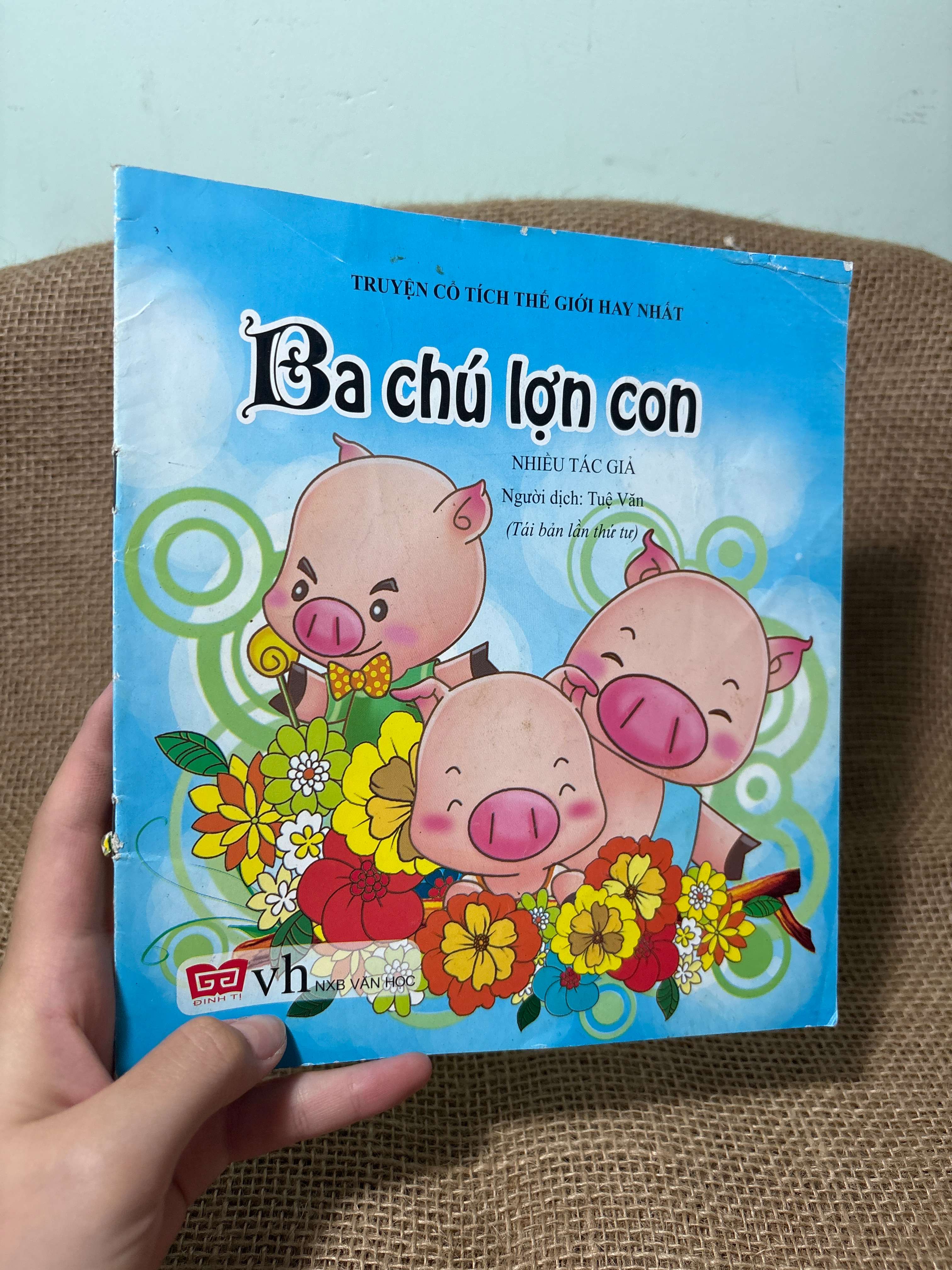 Ba chú lợn con - Nhiều tác giả mới 80% (Sách thiếu nhi) HCM