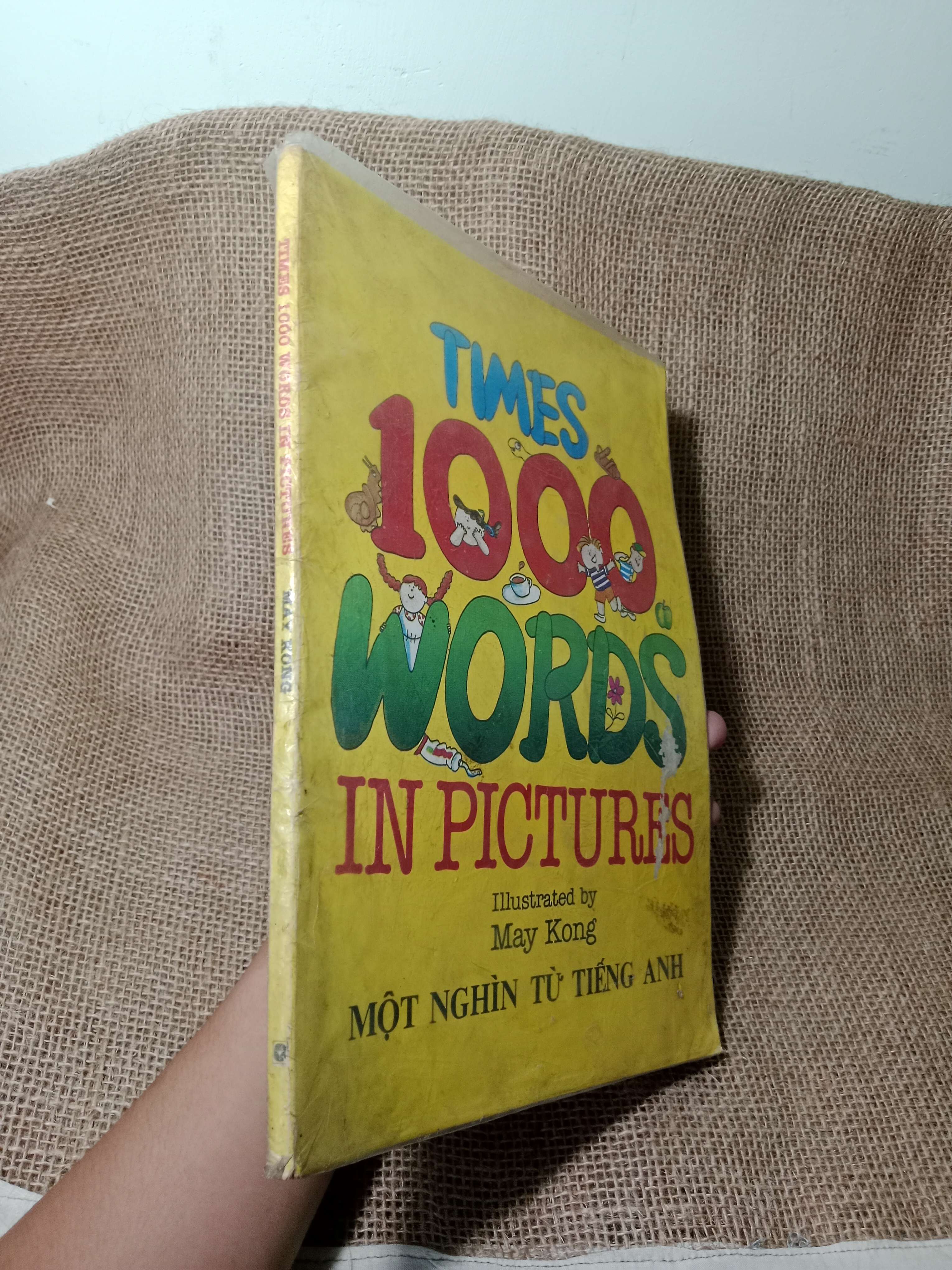 Times 1000 words in pictures - May Kong 1987 mới 70% , bung trang (Sách tự học tiếng Anh) HCM
