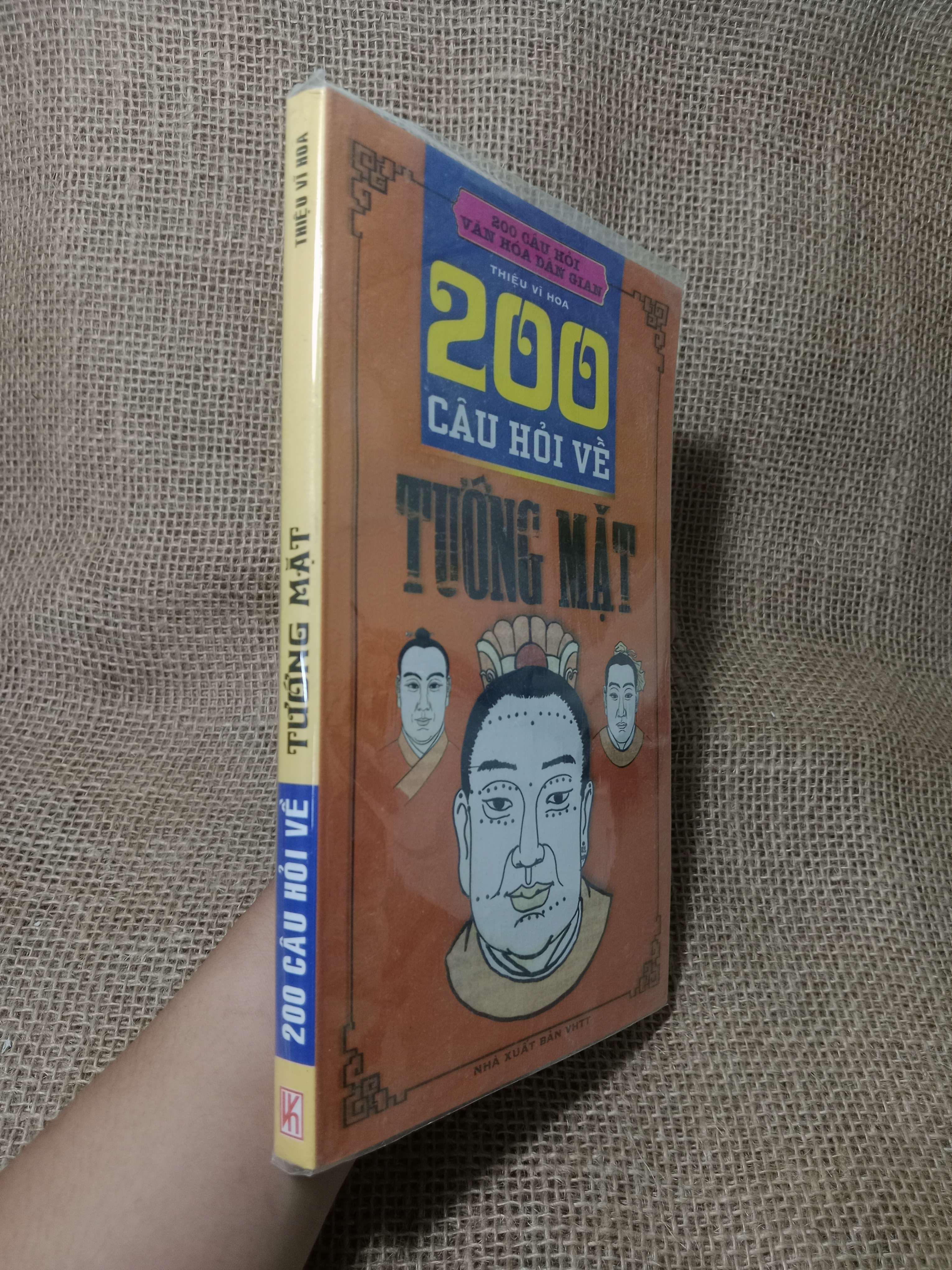 200 câu hỏi về tướng mặt - Thiệu Vĩ Hoa 2011 mới 80% (Sách tôn giáo - tâm linh) HCM
