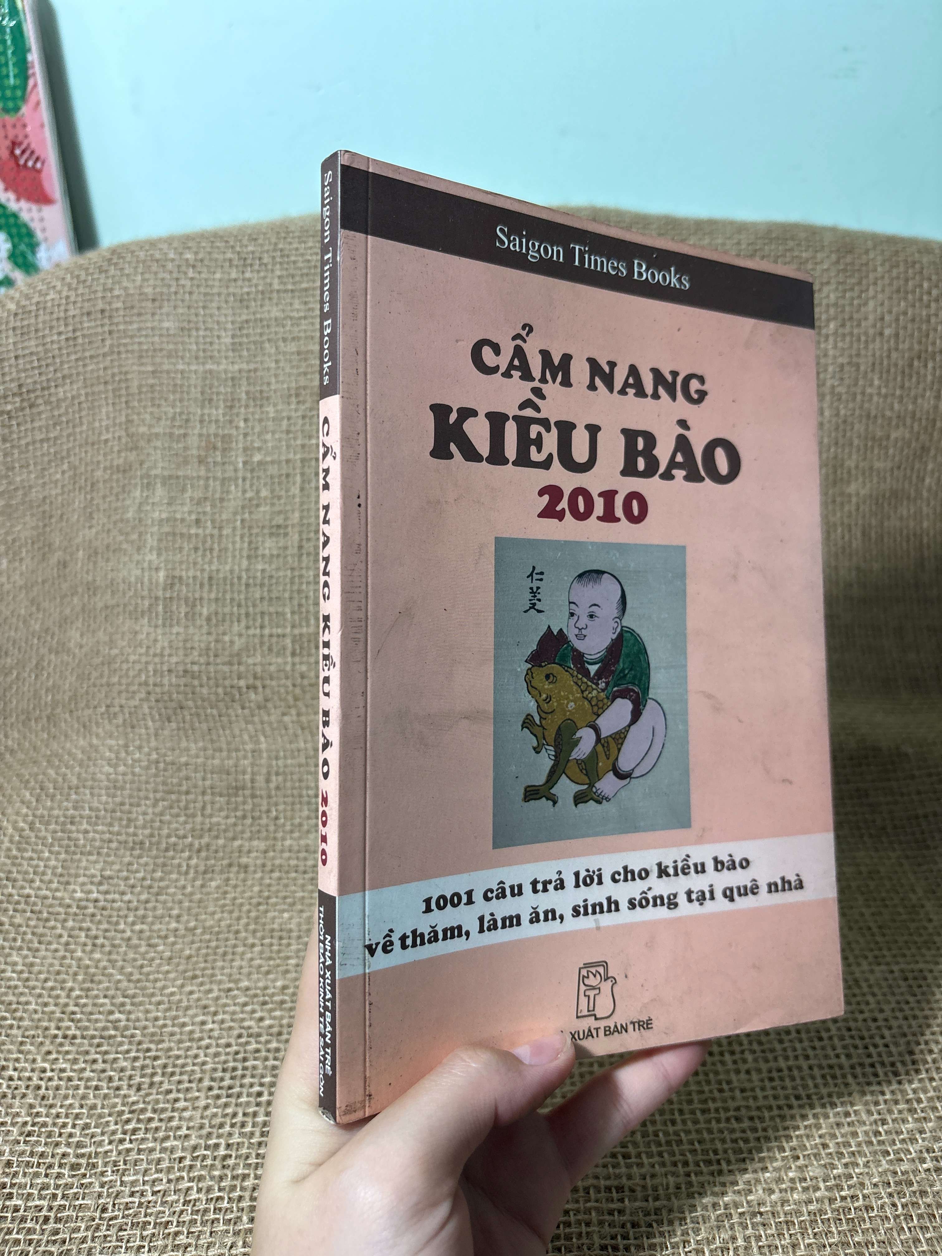 Cẩm nang kiều bào 2010 2009 mới 80% (Sách kiến thức tổng hợp) HLSC