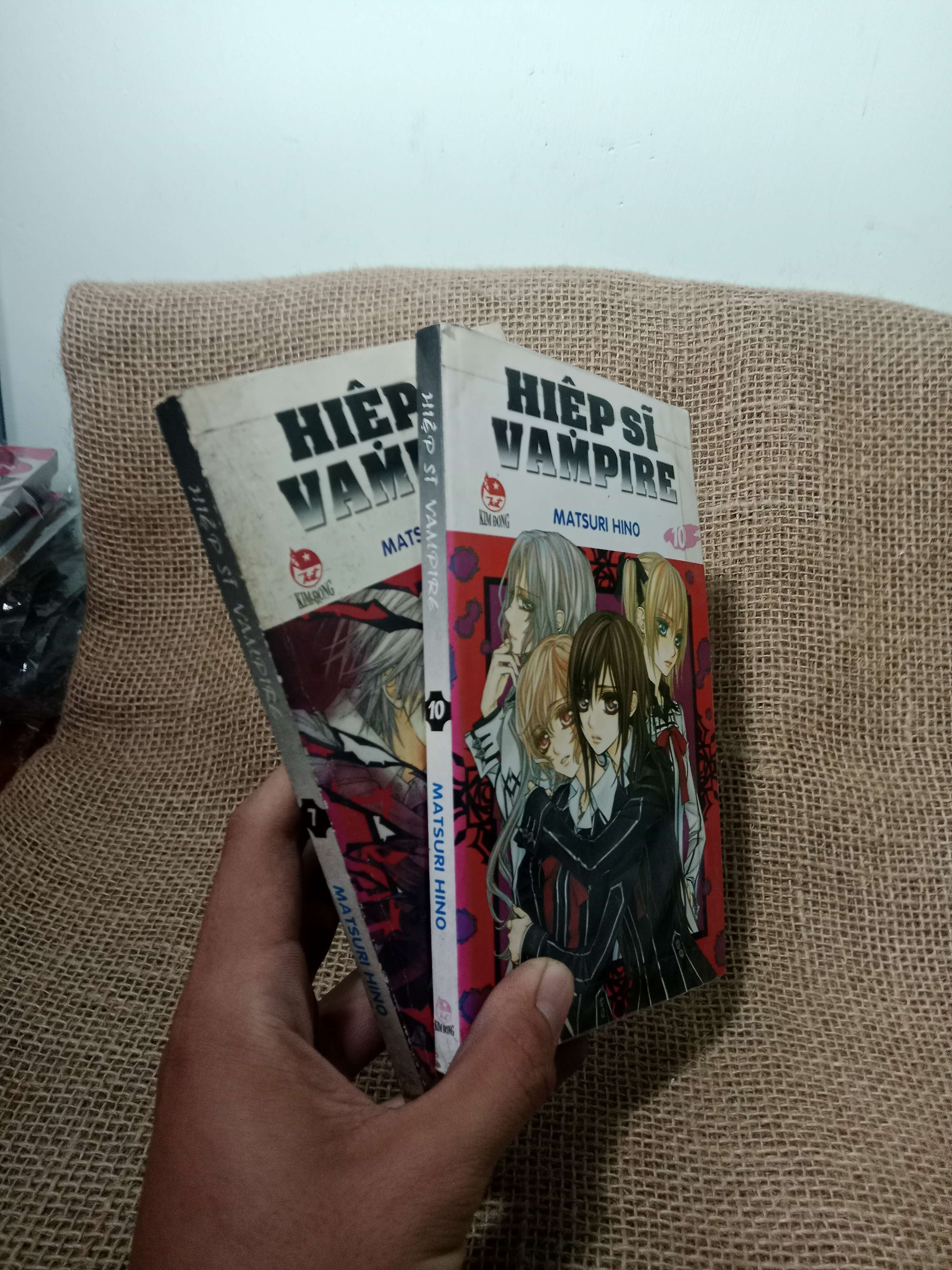 2 cuốn Hiệp sĩ vampire (tập 7,10) - Matsuri Hino mới 70%, tróc gáy (Truyện tranh ) HLSC
