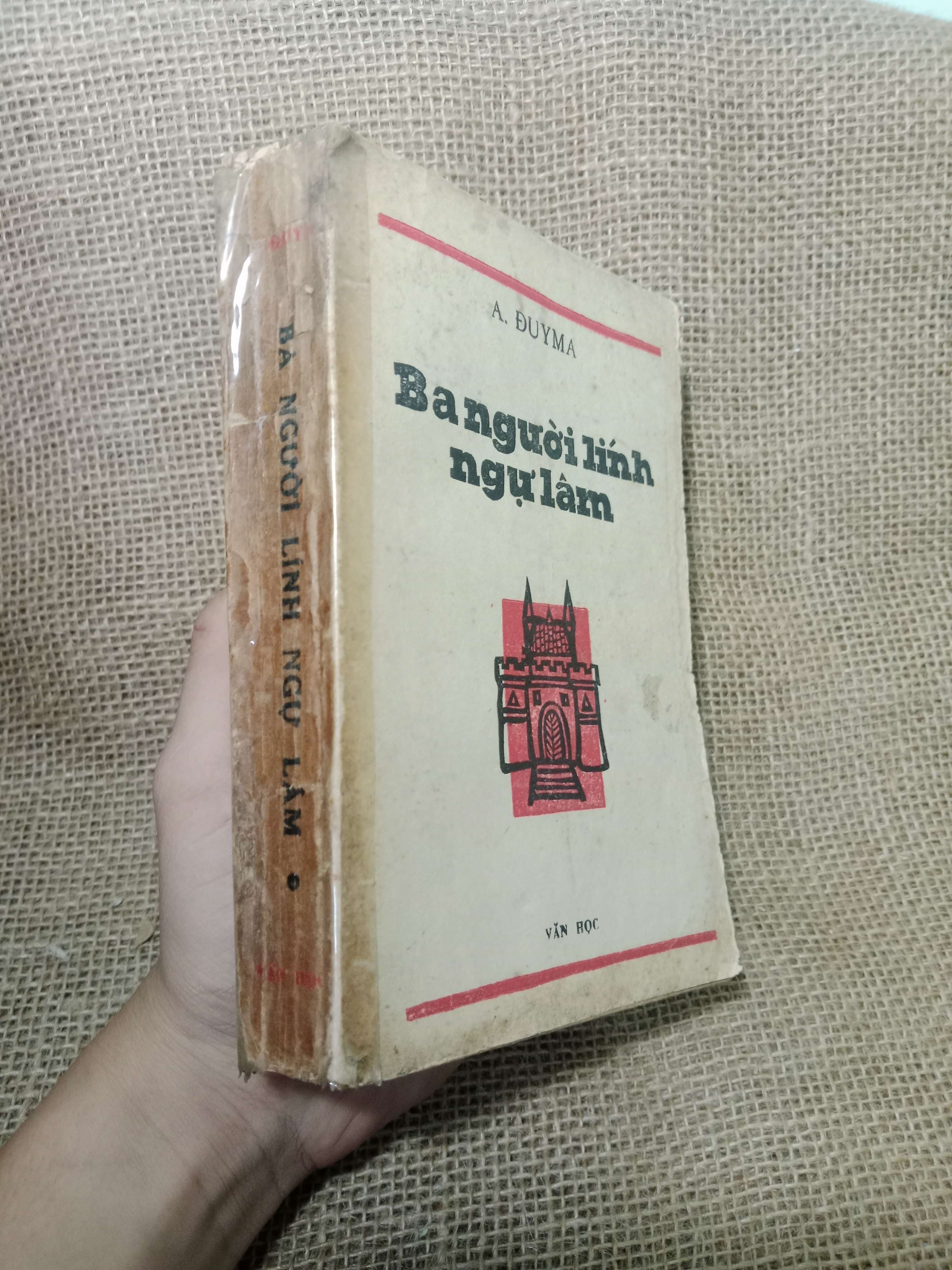 Ba người lính ngự lâm - A. Duyma 1986 mới 80% (Sách văn học) HLSC
