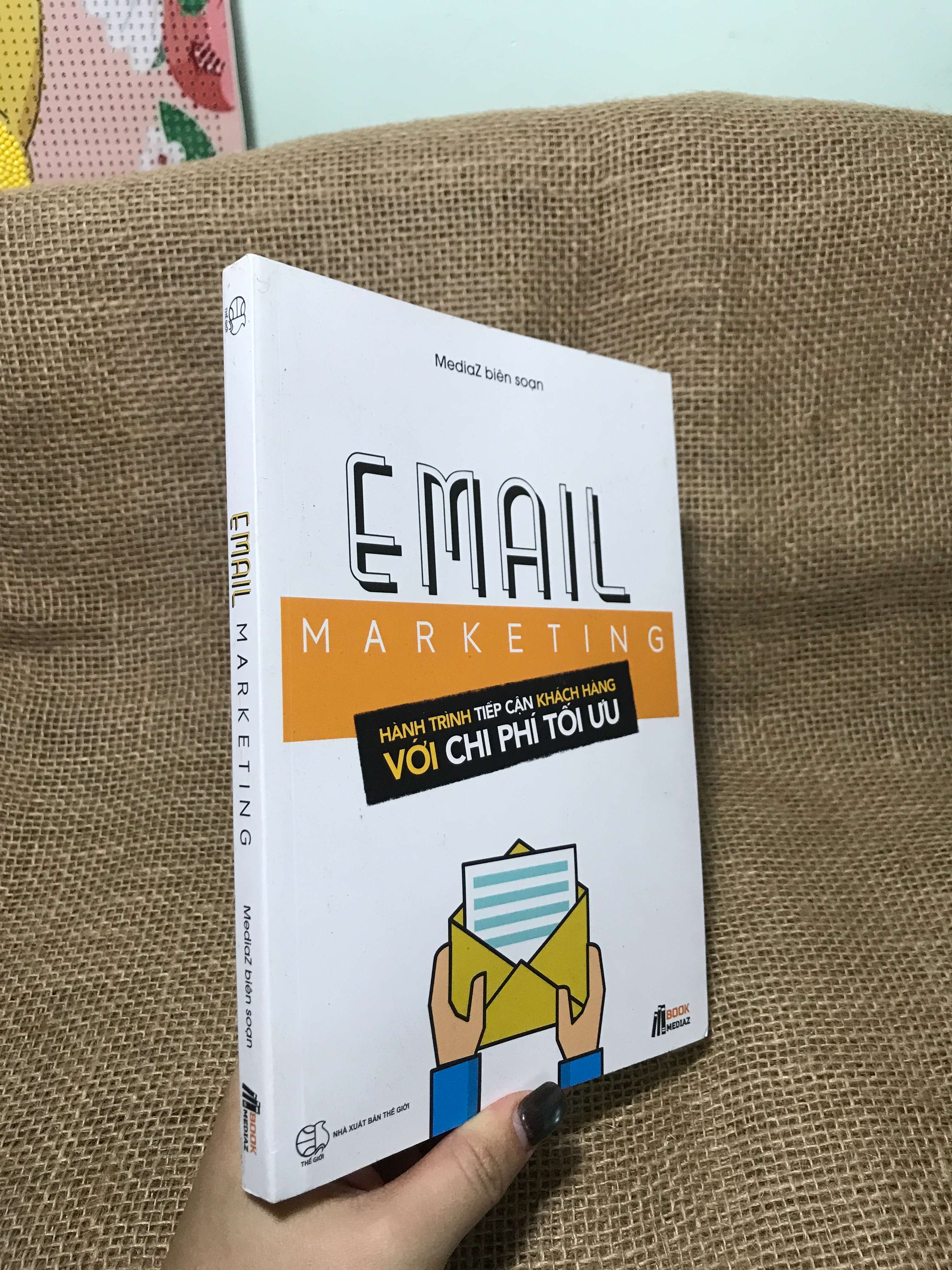Email marketing - MediaZ 2018 mới 80% (Kinh doanh - Marketing) HCM
