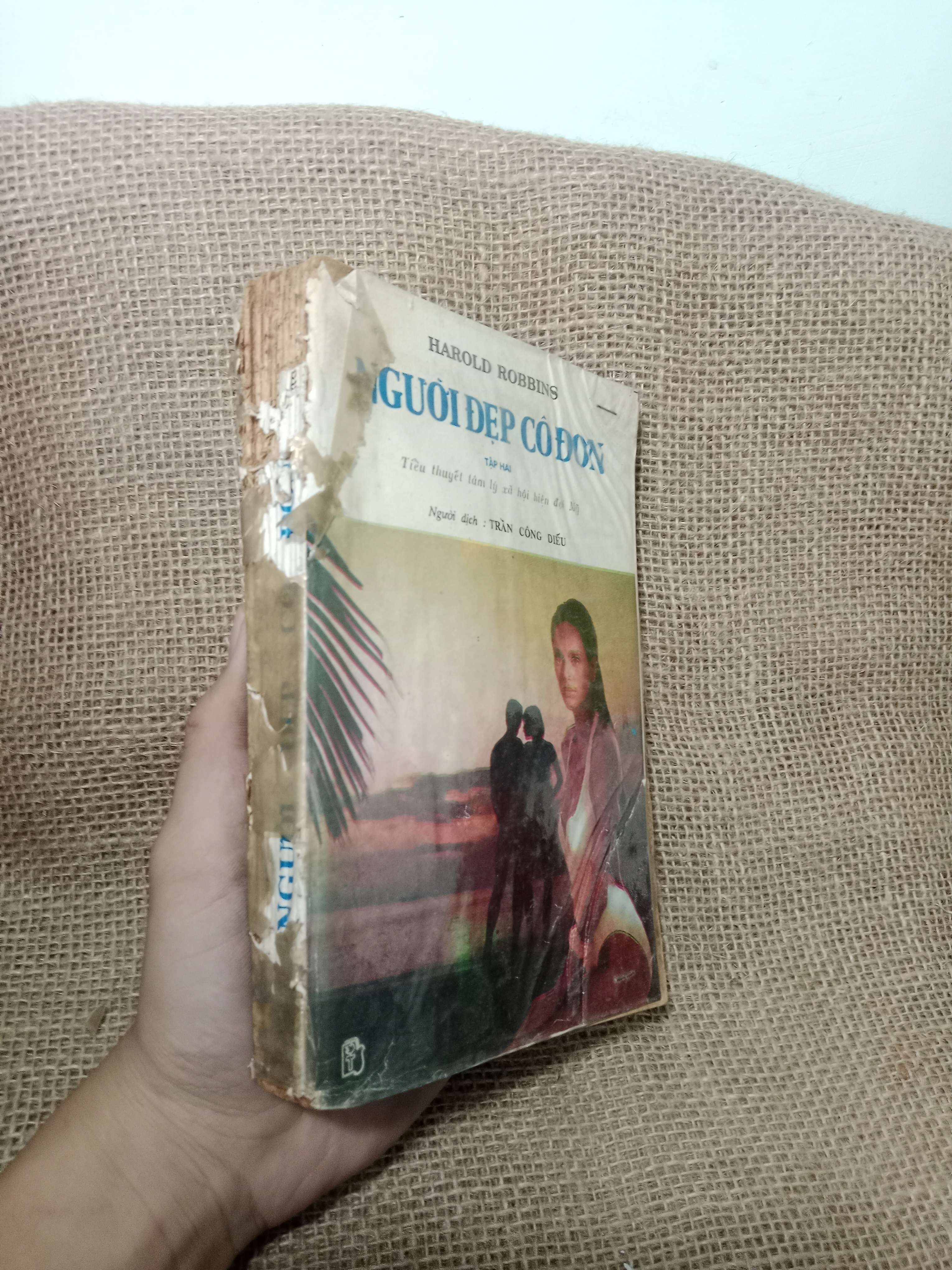 Người đẹp cô đơn tập 2 - Harold Robbins 1991 mới 70%, tróc gáy (Sách văn học) HLSC