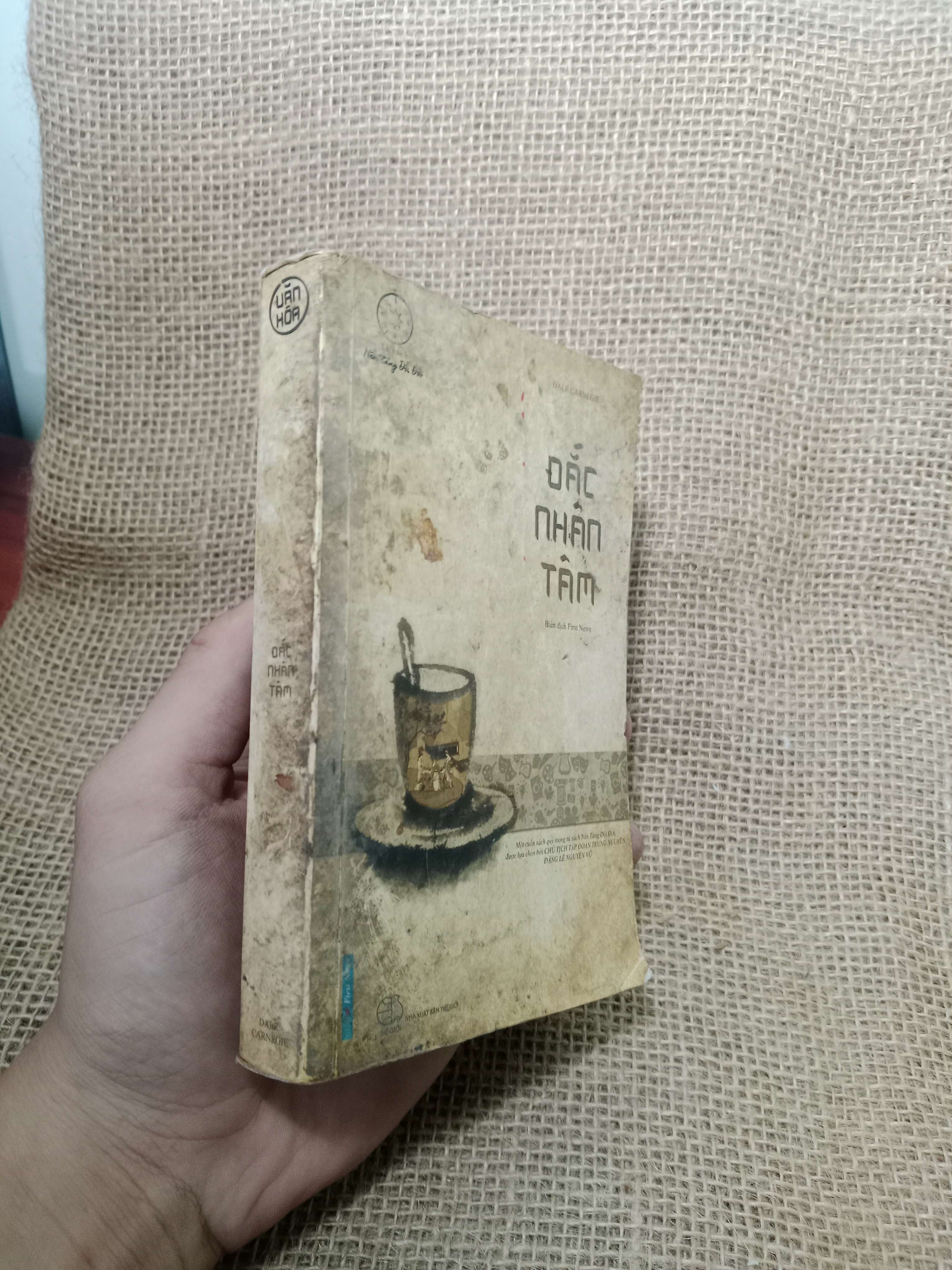 Đắc nhân tâm - Dale Carnegie 2017 mới 70%, bị vẽ (Sách kỹ năng) HLSC