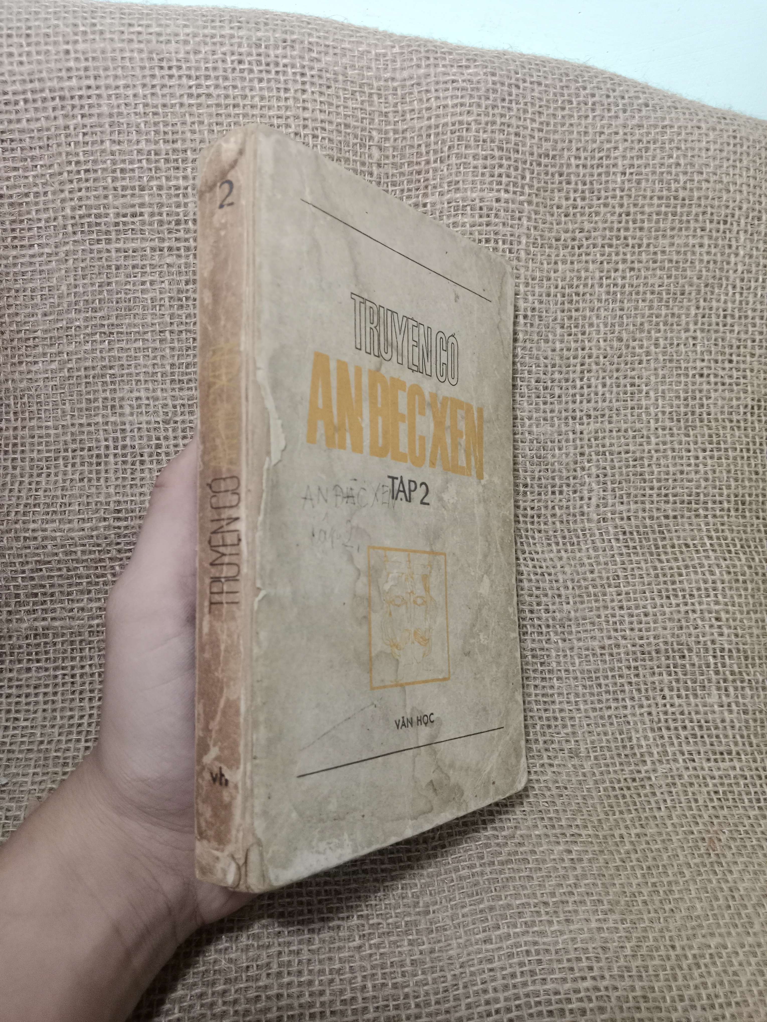 Truyện cổ Andecxen tập 2 1986 mới 70%, tróc gáy (Sách văn học) HLSC