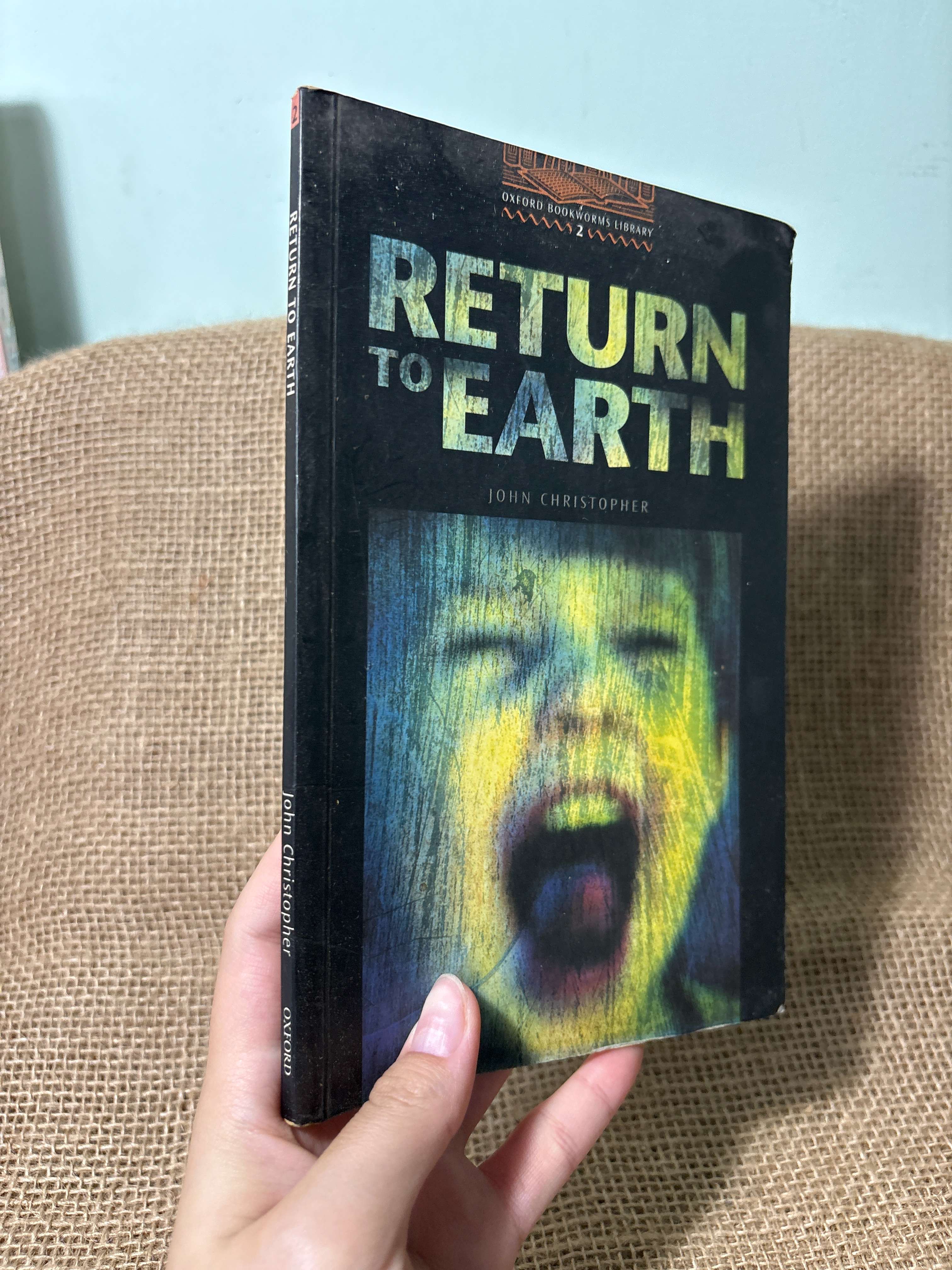 Return to earth - John Christopher 2003 mới 80% (Sách ngoại) HLSC