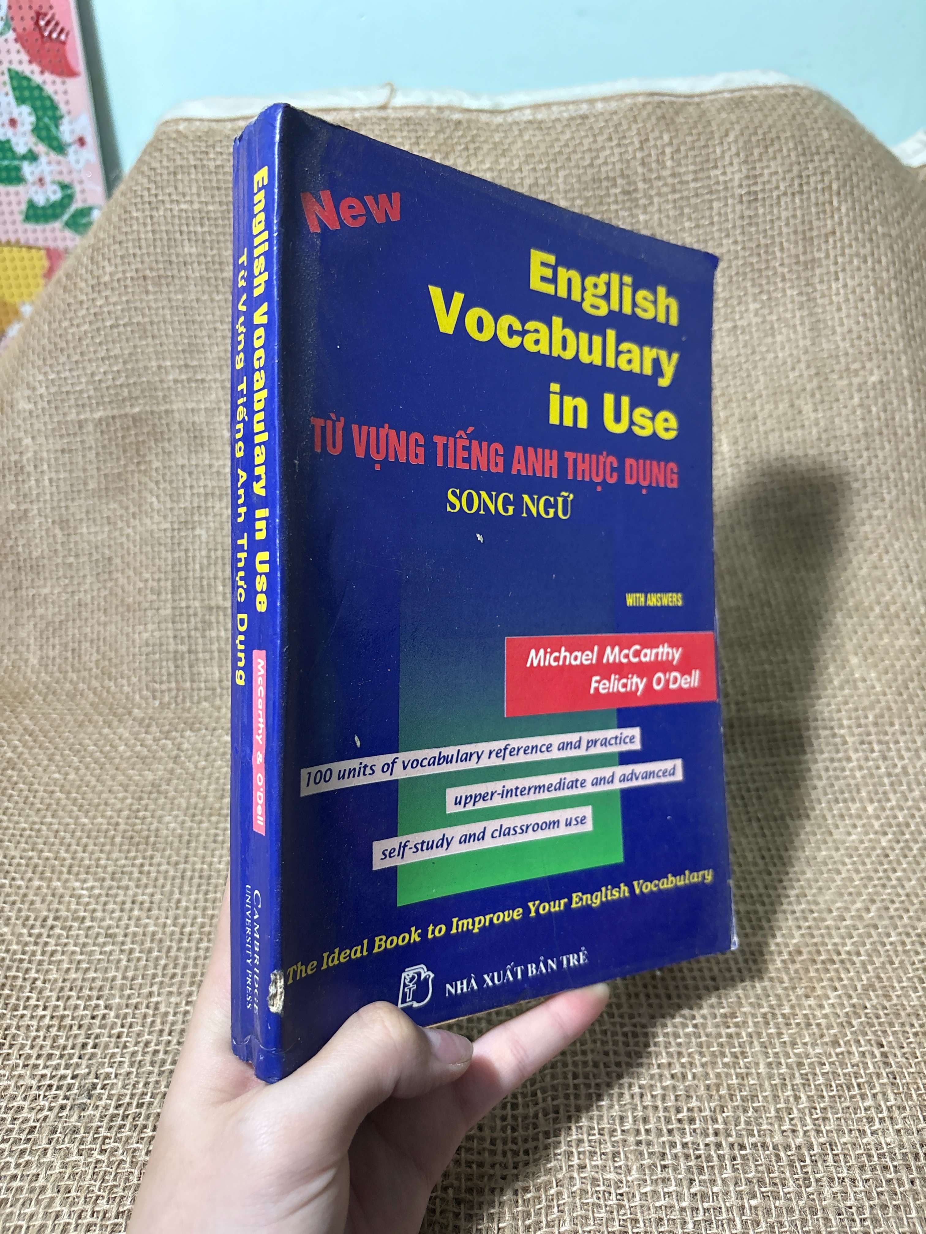 English vocabulary in use Từ vựng tiếng Anh thực dụng song ngữ 1995 mới 80% (Sách tự học tiếng Anh) HLSC