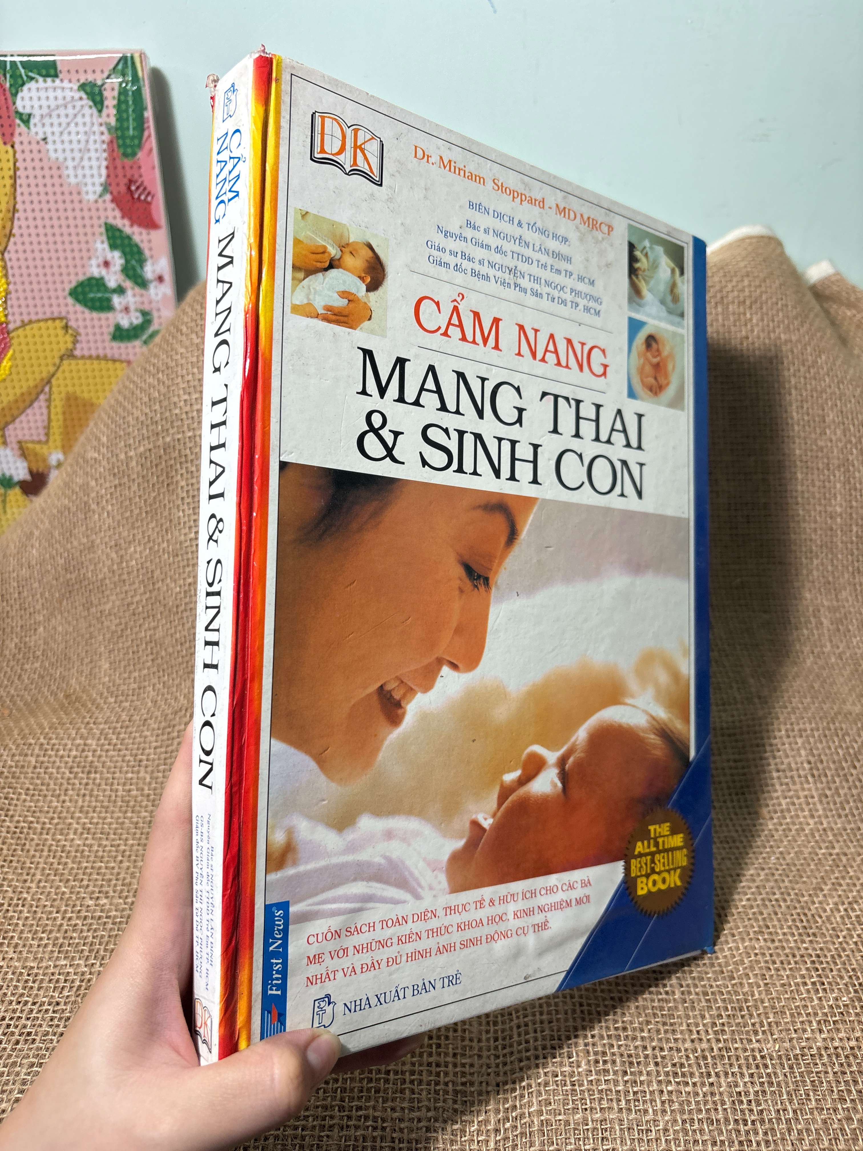 Cẩm nang mang thai & sinh con 2008 bìa cứng mới 70%, bung gáy (Sách Y học - Sức khỏe - Thể thao) HLSC