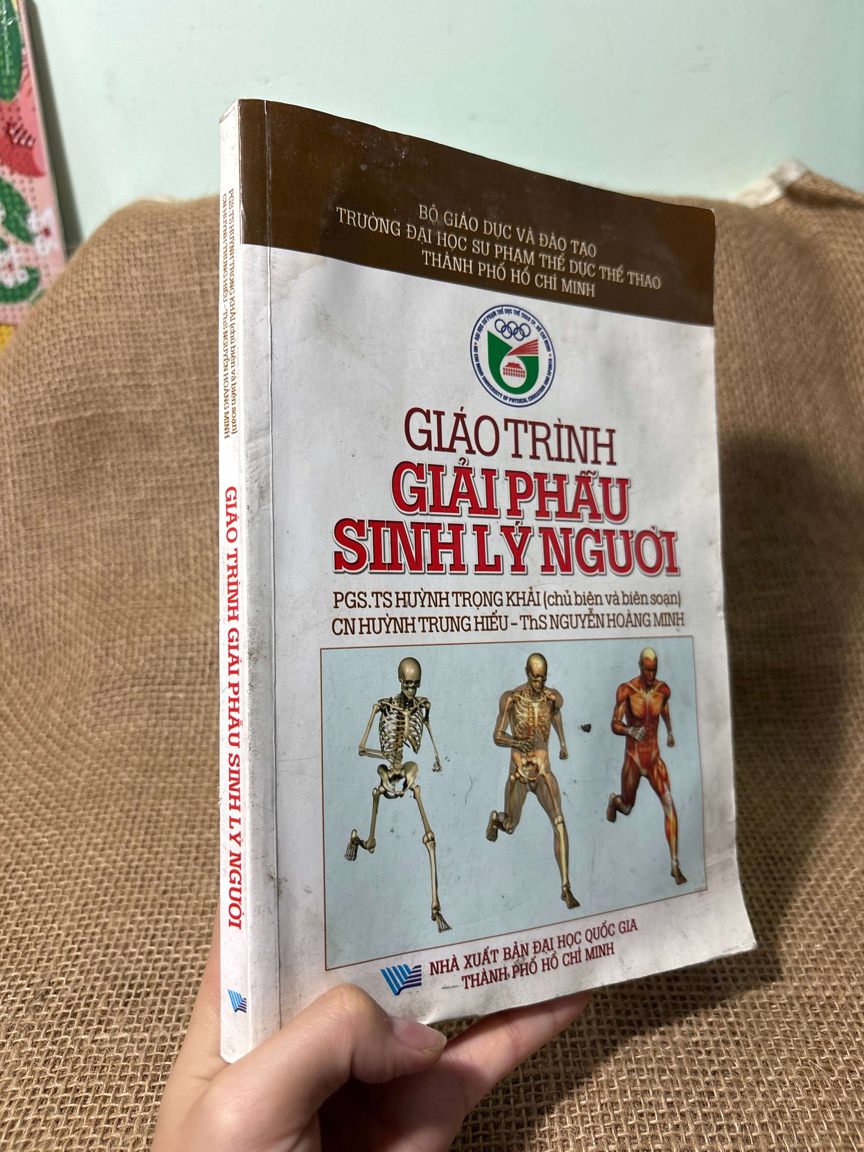 Giáo trình giải phẫu sinh lý người 2016 mới 70%, có vệt nước, bị ẩm (Giáo trình đại học - cao đẳng) HLSC