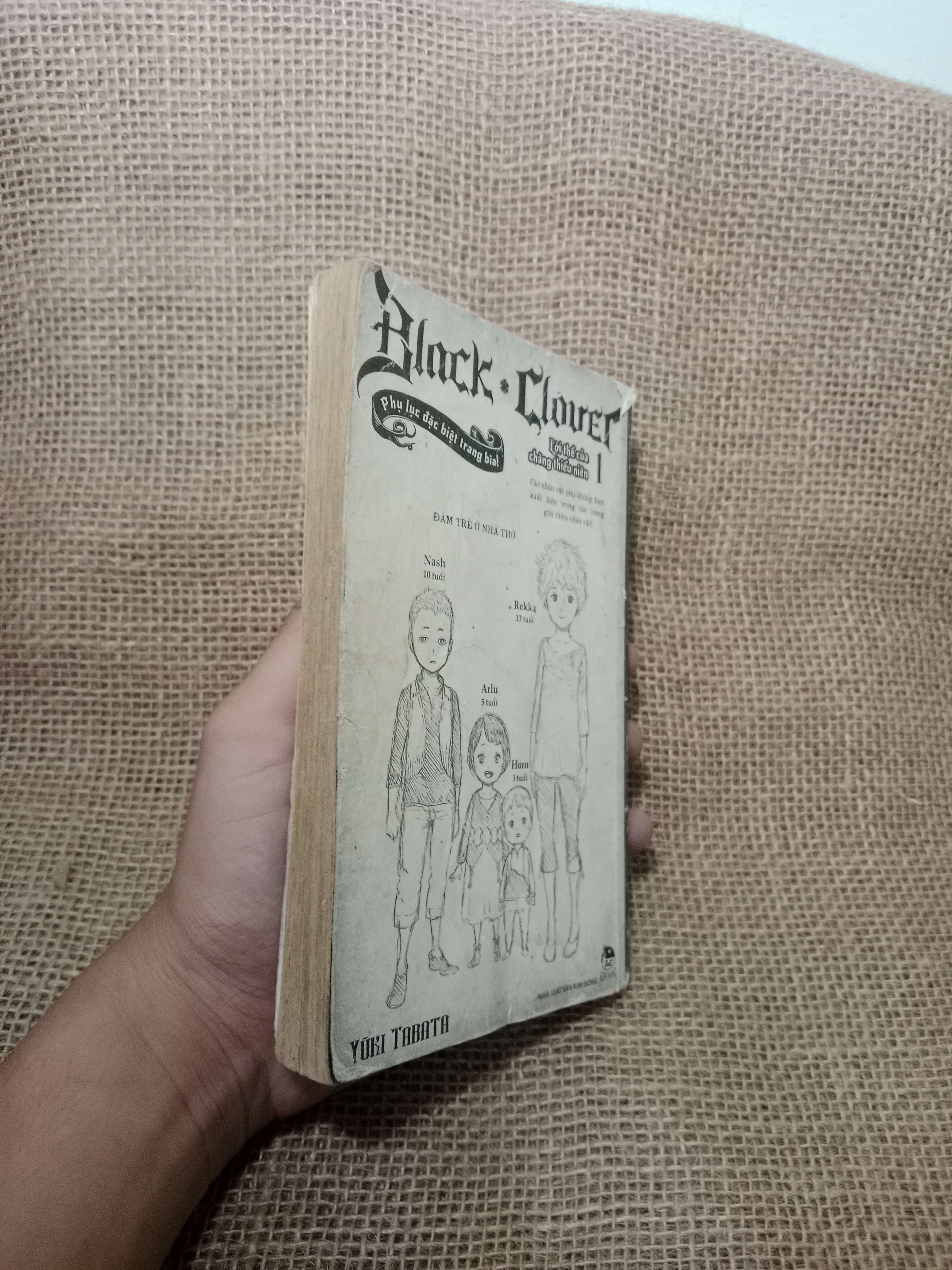Black Clover tập 1 - Yuki Tabata 2020 mới 70%, tróc gáy (Truyện tranh ) HLSC