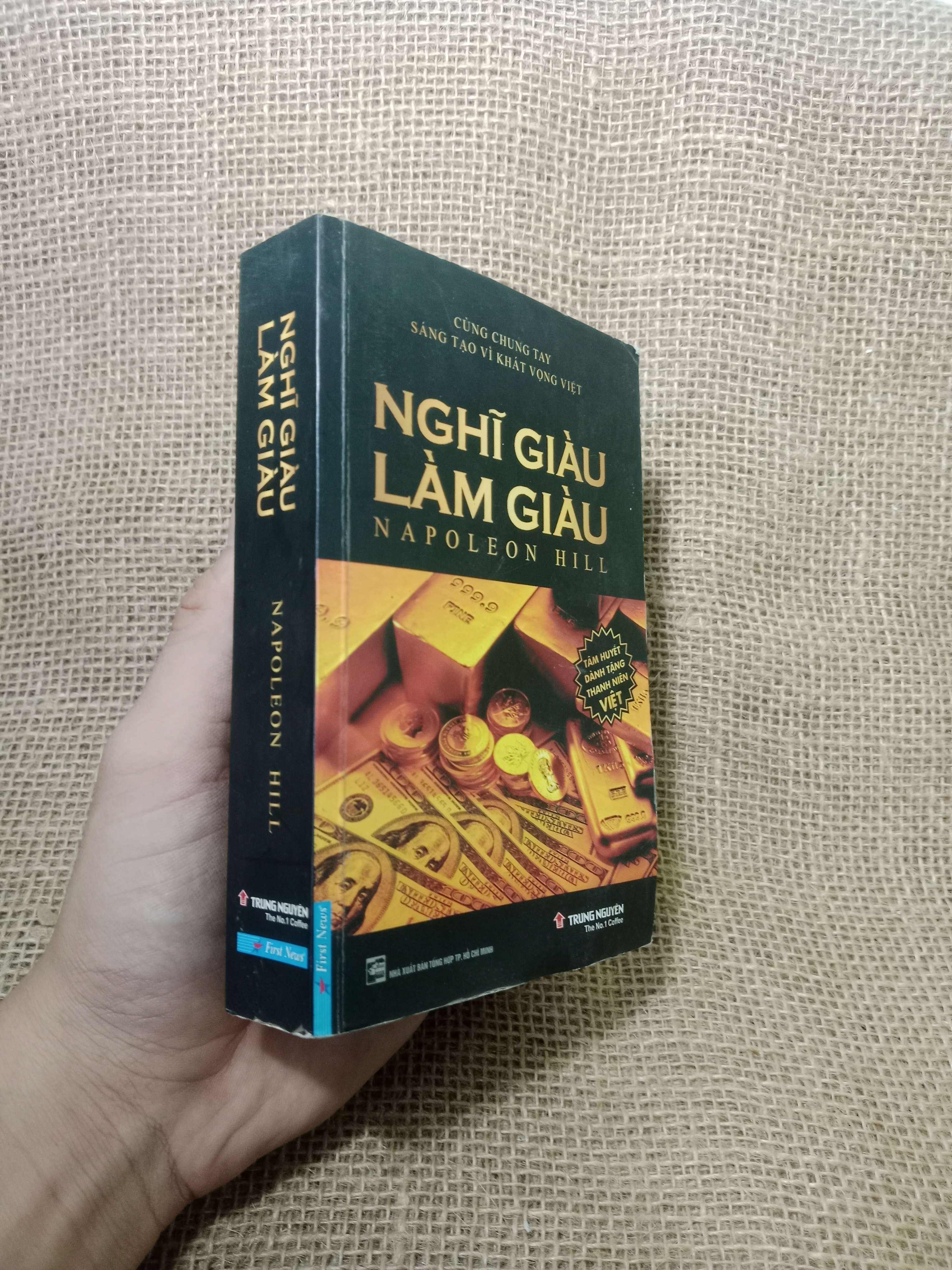 Nghĩ giàu làm giàu - Napoleon Hill 2012 mới 80% (Sách kỹ năng) HLSC