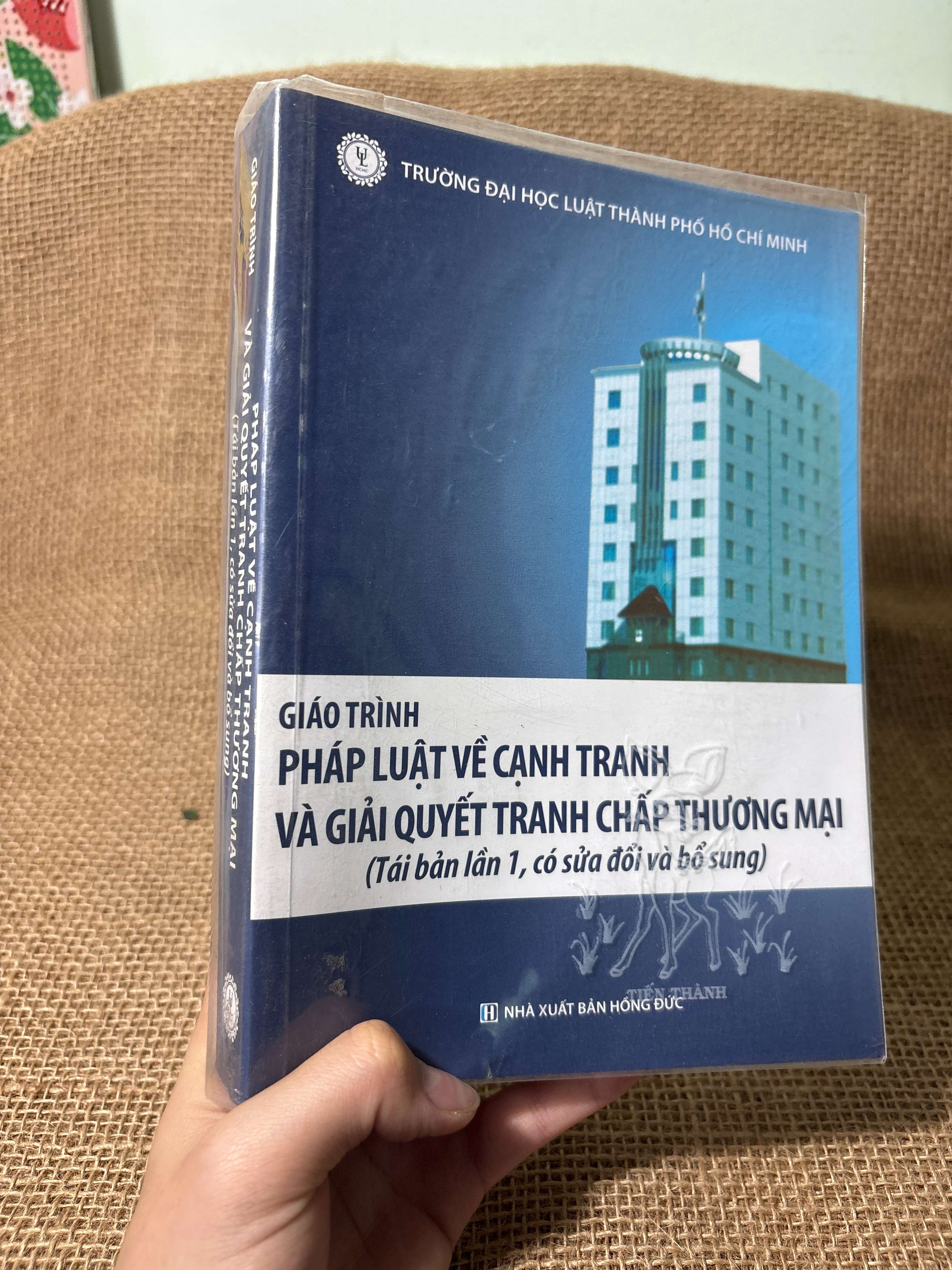 Giáo trình pháp luật về cạnh tranh và giải quyết tranh chấp thương mại (tái bản lần 1, có sửa đổi và bổ sung) 2022 mới 80% (Giáo trình đại học - cao đẳng) HLSC