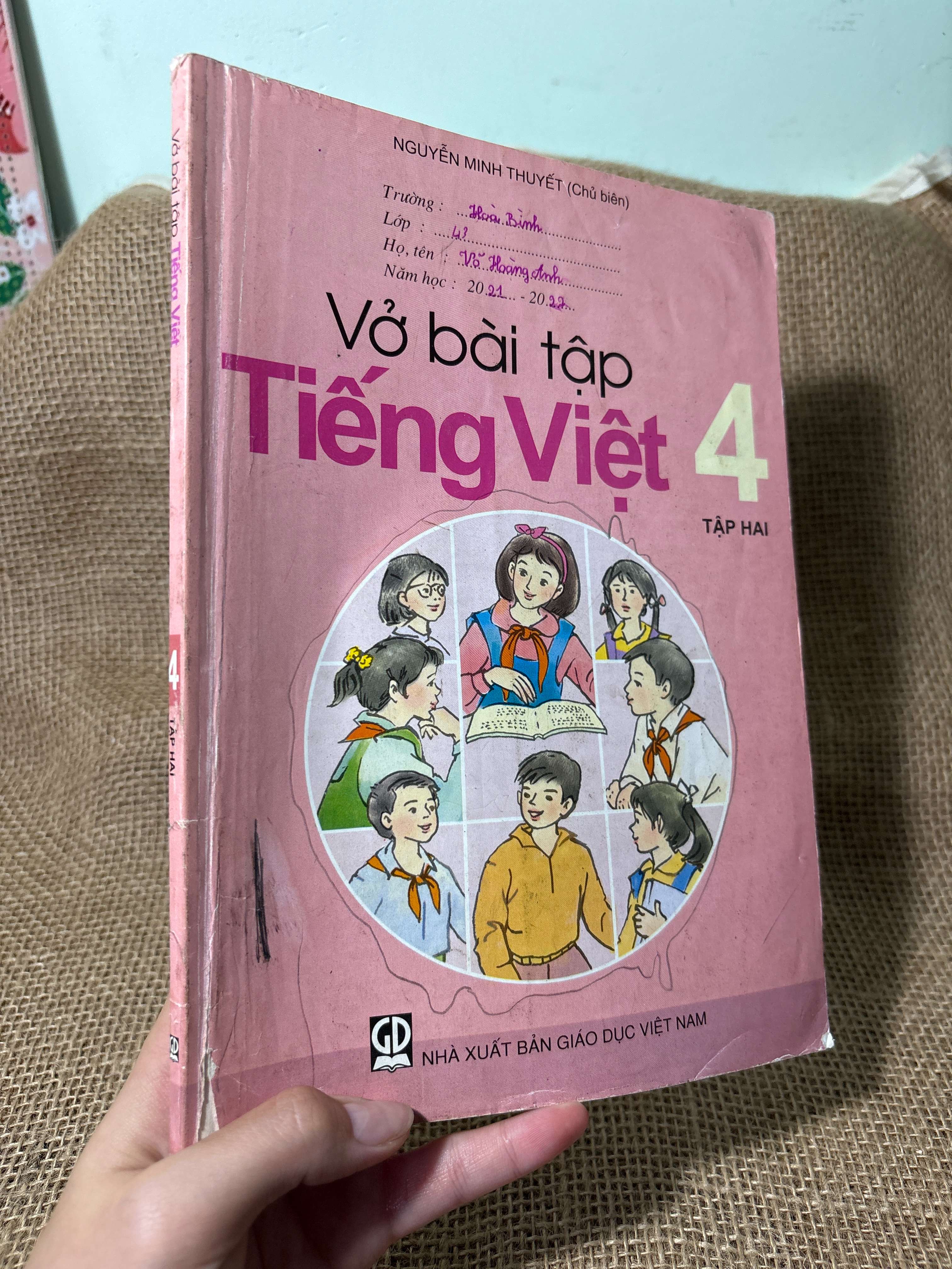 Vở bài tập Tiếng Việt 4 tập hai 2021 mới 70%, có chữ (Sách giáo khoa - giáo trình) HLSC