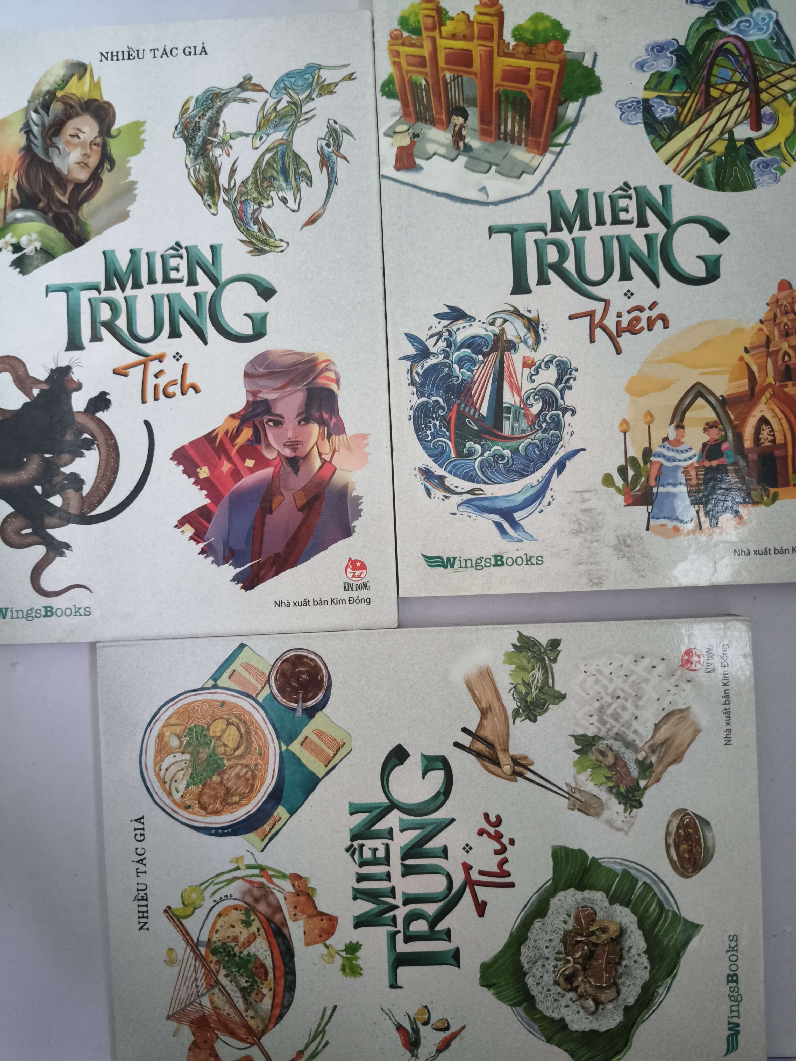 Miền trung: Kiến Tích Thực - Xb 2019 - 401 trang (Sách lịch sử - triết học) ANTQ
