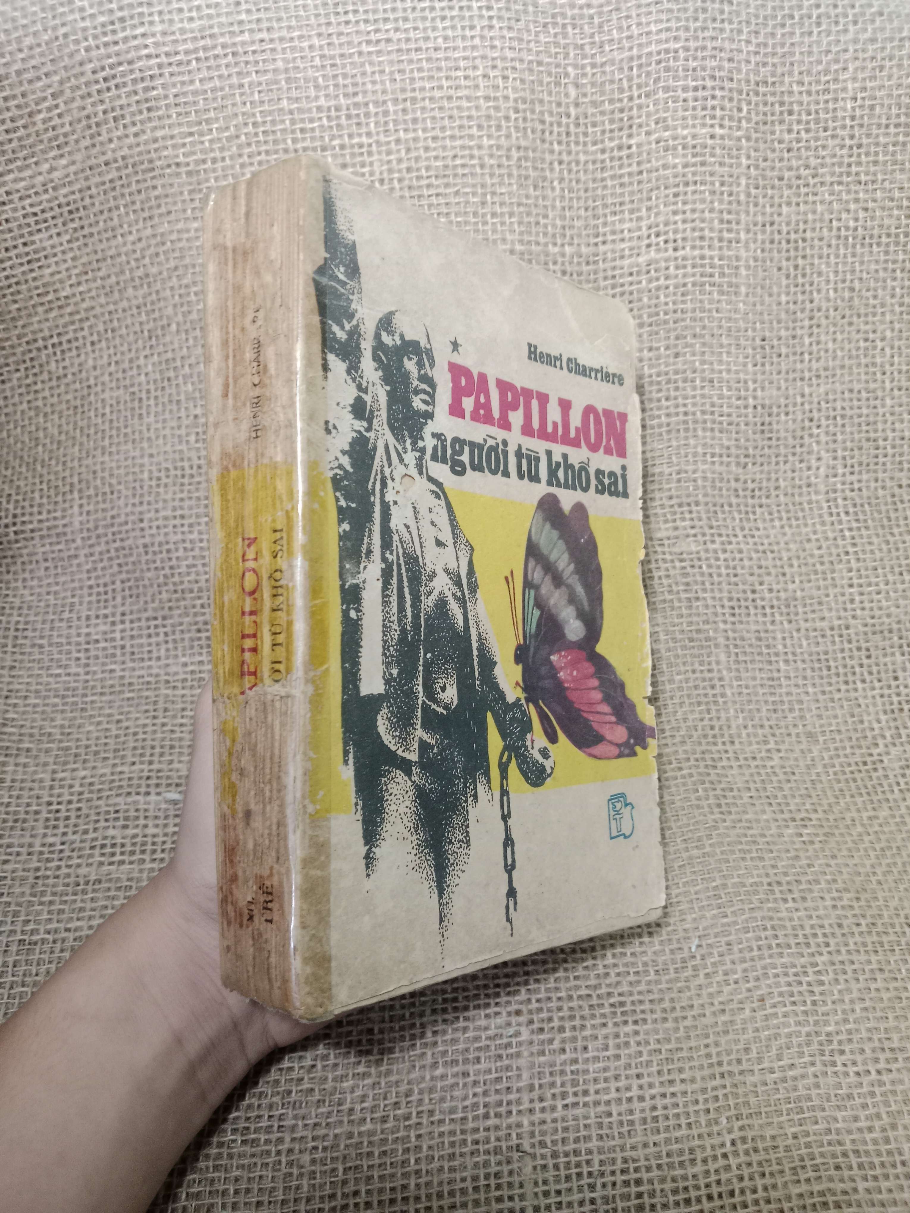 Papillon - Người tù khổ sai - Henri Charrière 1988 mới 70%, tróc gáy (Sách văn học) HLSC