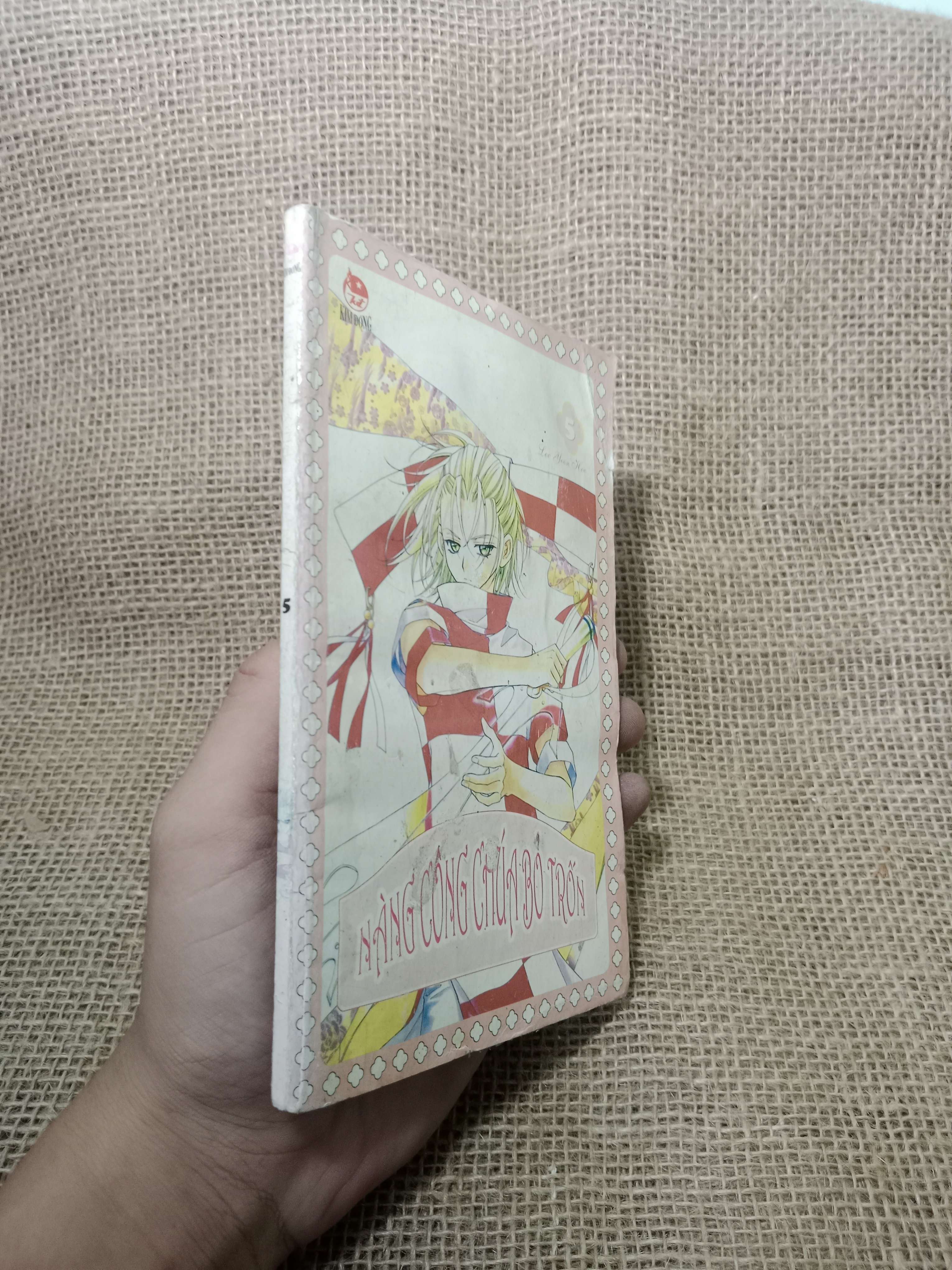 Nàng công chúa bỏ trốn tập 5 - Lee Yeon Hee 2005 mới 80% (Truyện tranh ) HLSC