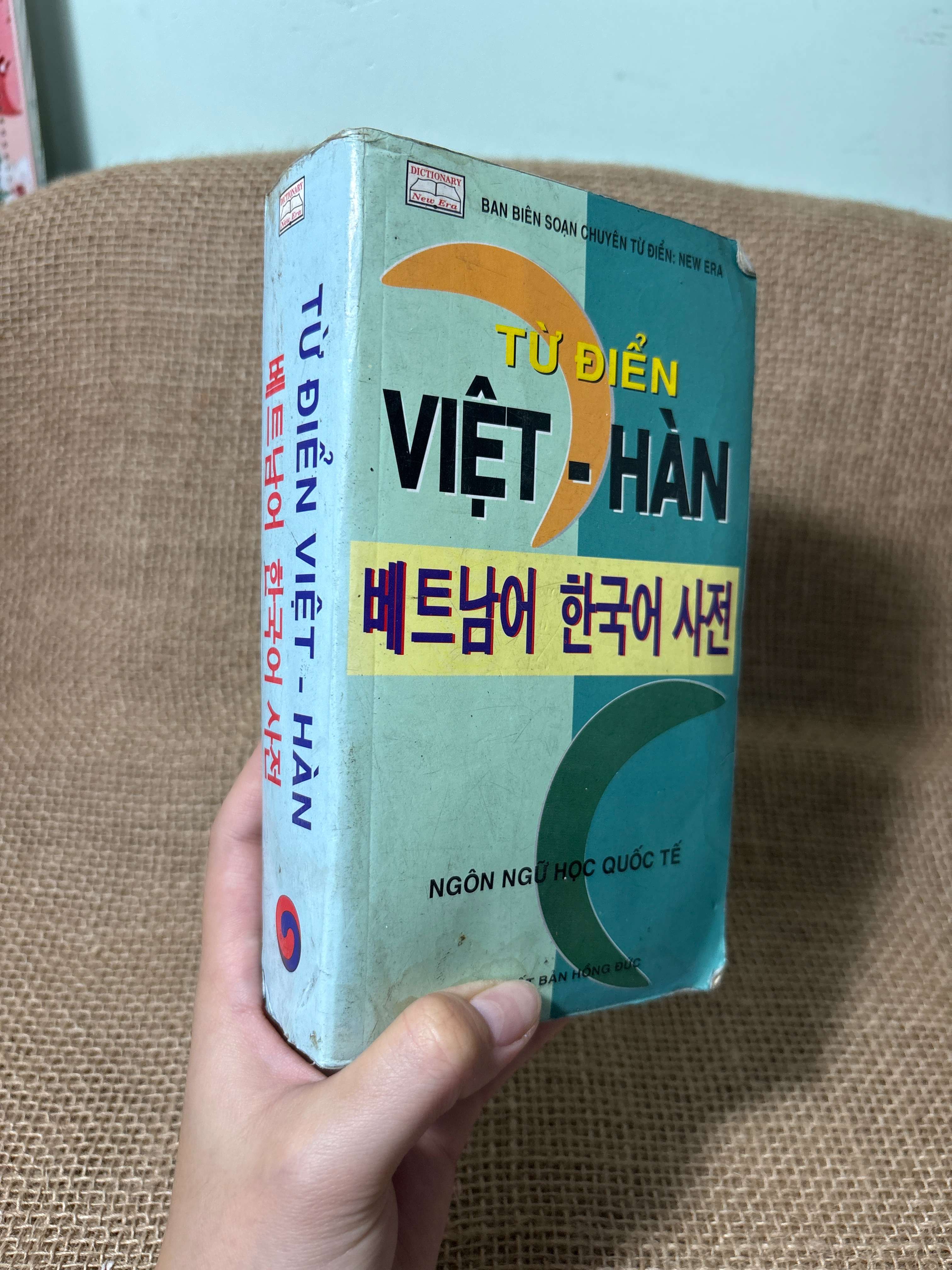 Từ điển Việt - Hàn 2010 mới 70%, có vệt nước (Từ điển) HLSC