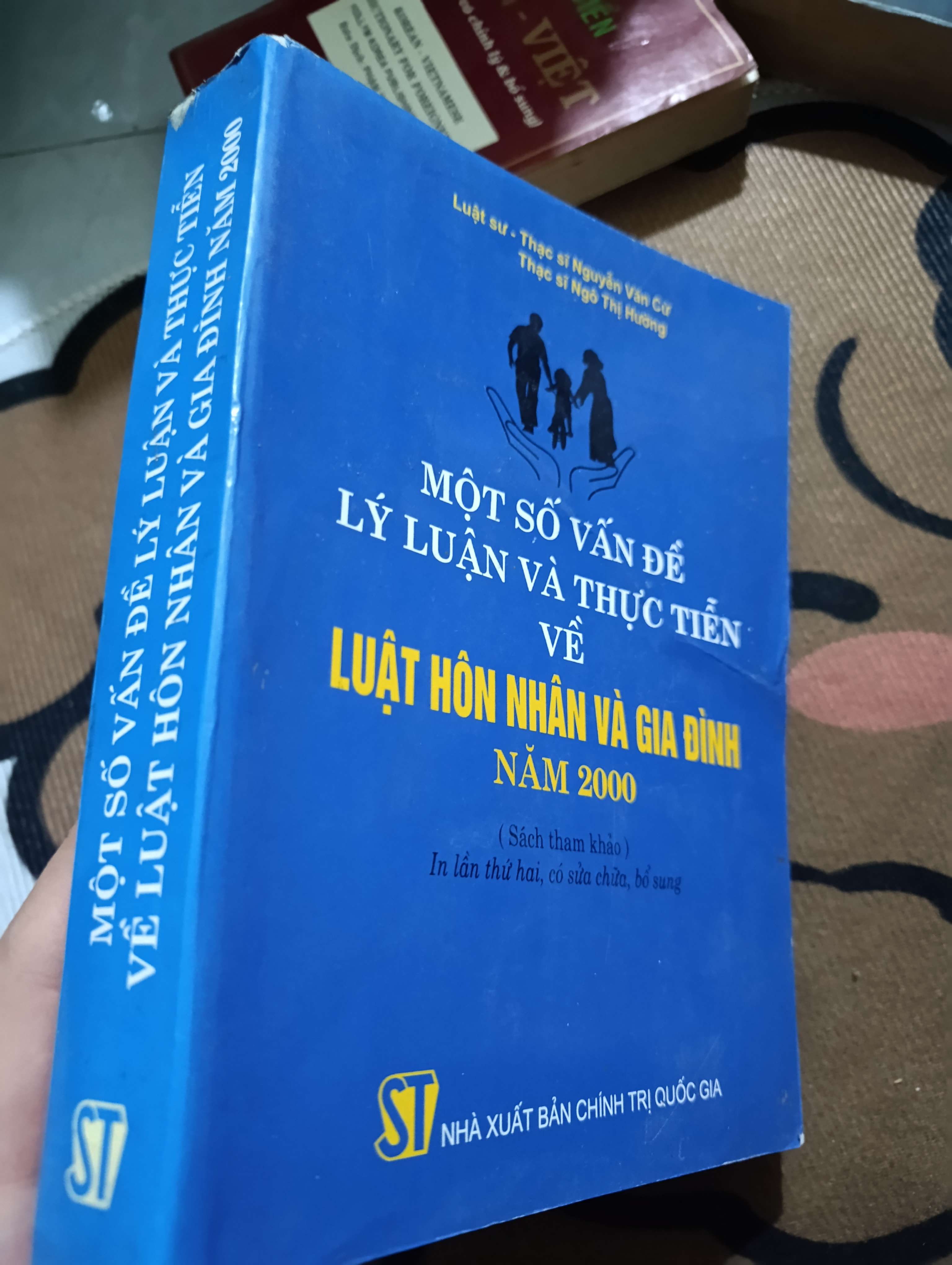 Một số vấn đề lý luận và thực tiễn về luật hôn nhân và gia đình năm 2000 - Nguyễn Văn Cừ, Ngô Thị Hường 2003 (Sách chính trị - pháp lý) Mới 80% GZB