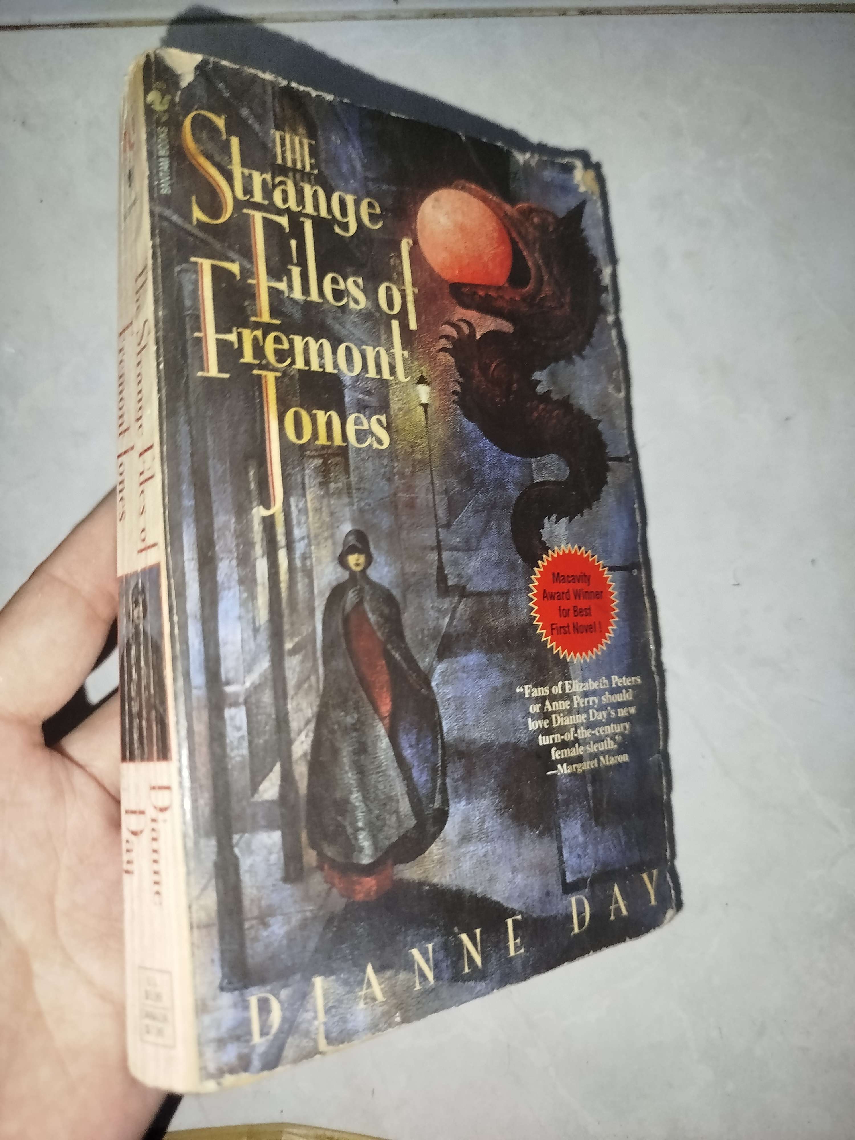 The strange files of fremont jones - Dianne Day 1996 (Sách ngoại) Mới 80% GZB