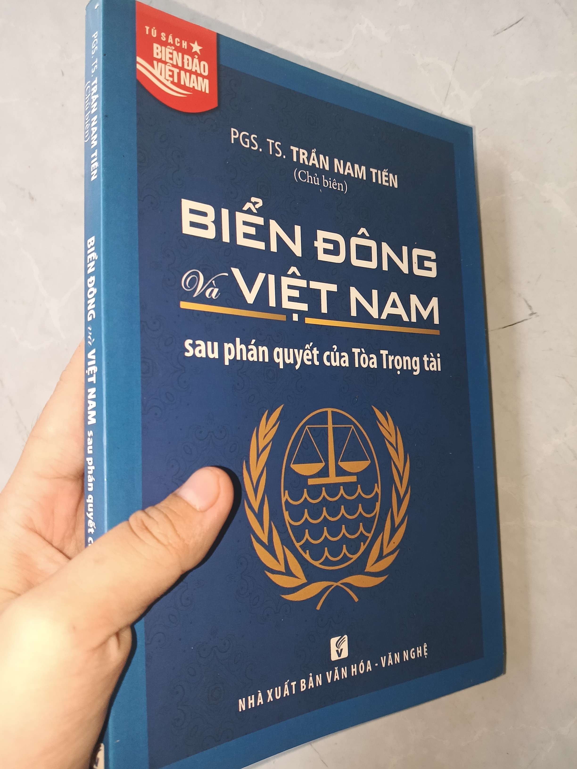 Biển đông và Việt Nam sau phán quyết của Tòa Trọng tài - Trần Nam Tiến 2018 (Sách chính trị - pháp lý) Mới 80% GZB