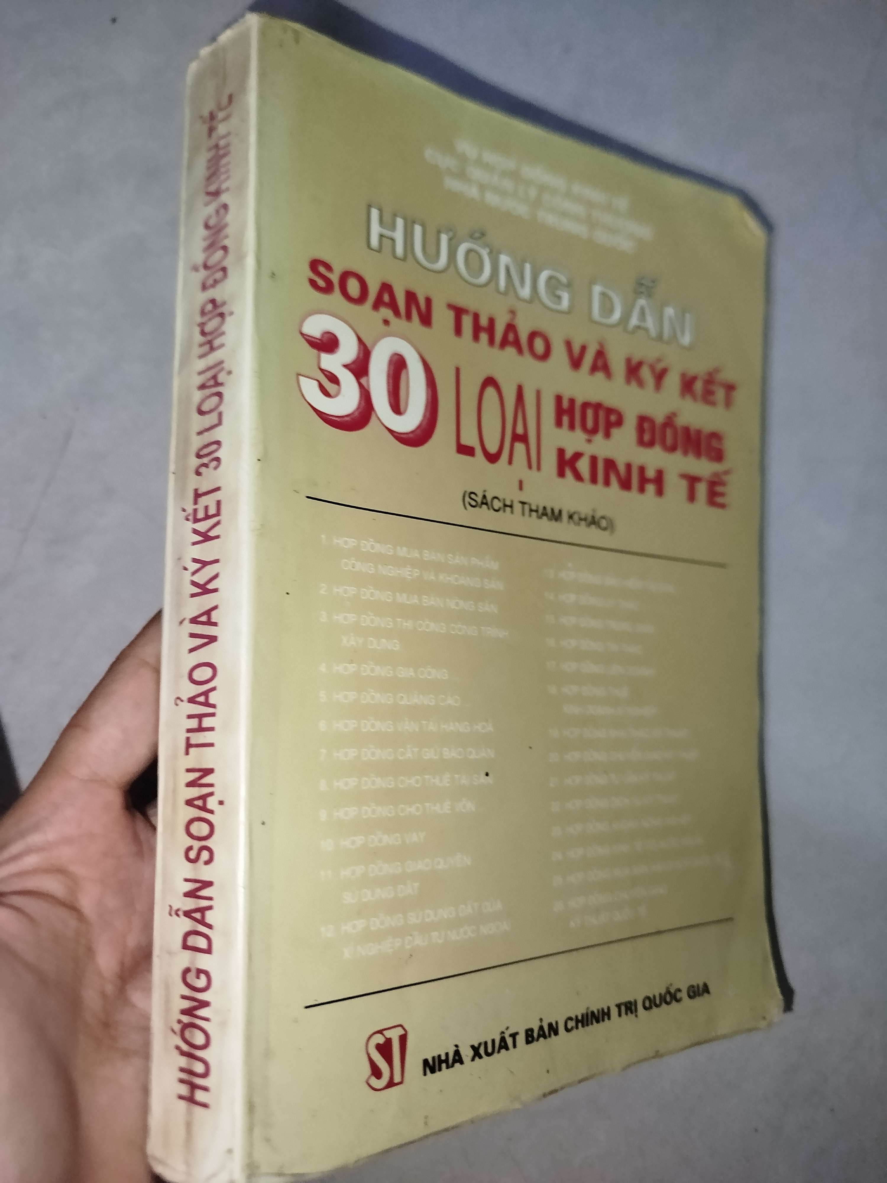 Hướng dẫn soạn thảo và ký kết 30 loại hợp đồng kinh tế 1996 (Tham khảo - luyện thi) Mới 80% GZB
