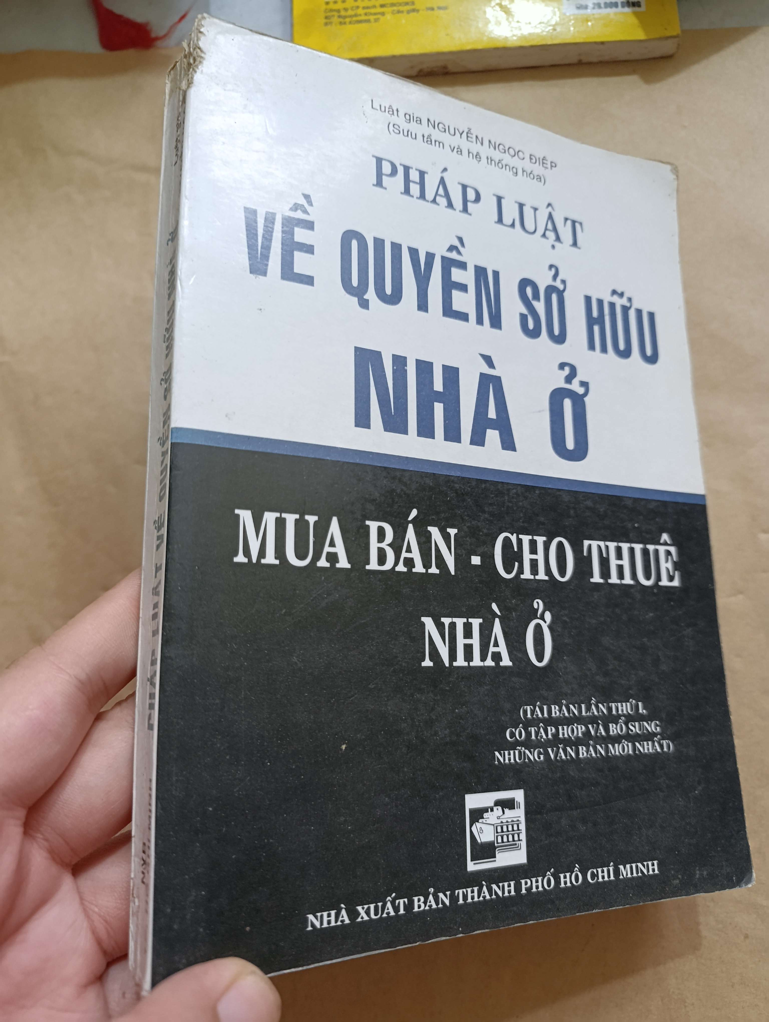 Pháp luật về quyền sở hữu nhà ở mua bán - cho thuê nhà ở - Nguyễn Ngọc Điệp 1999 (Sách chính trị - pháp lý) Mới 80% GZB
