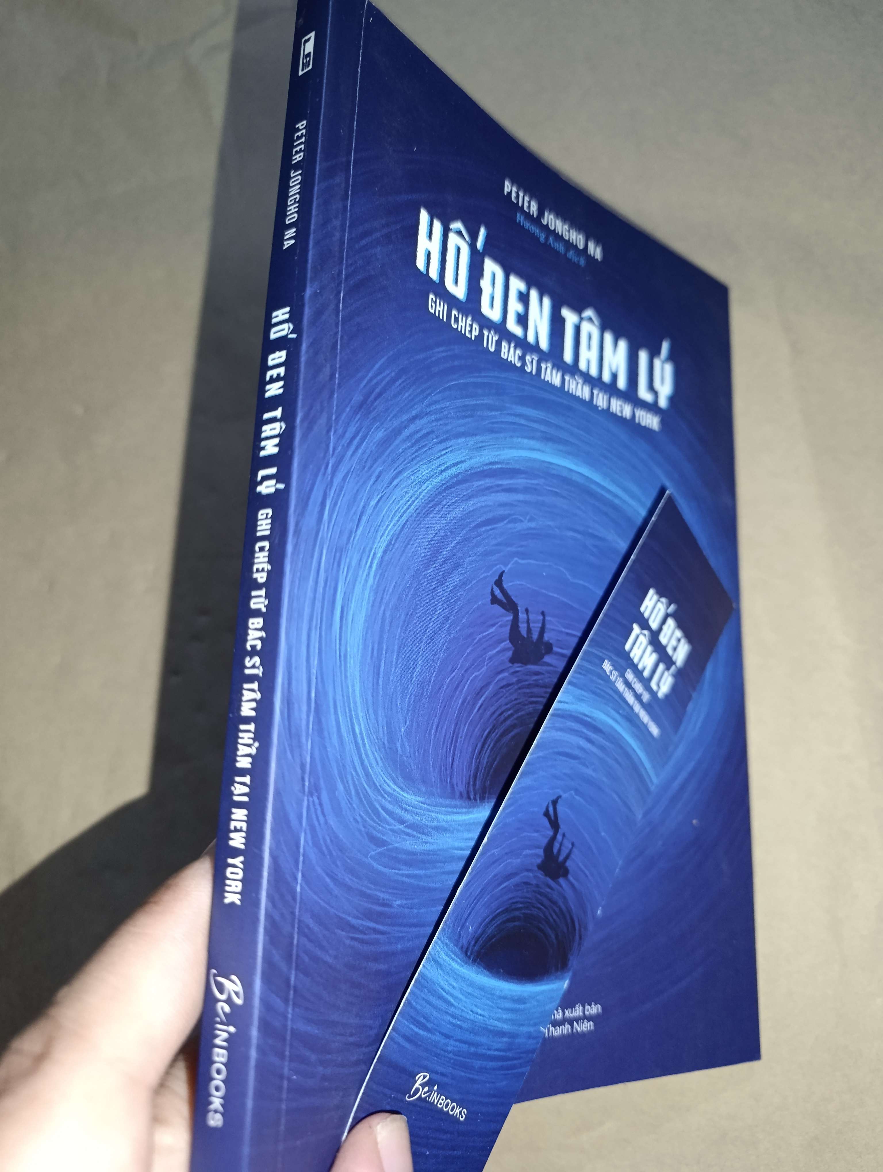 Hố đen tâm lý ghi chép từ bác sĩ tâm thần tại New York - Peter Jongho HA 2023 (Sách tâm lý học - giới tính) Mới 80% GZB