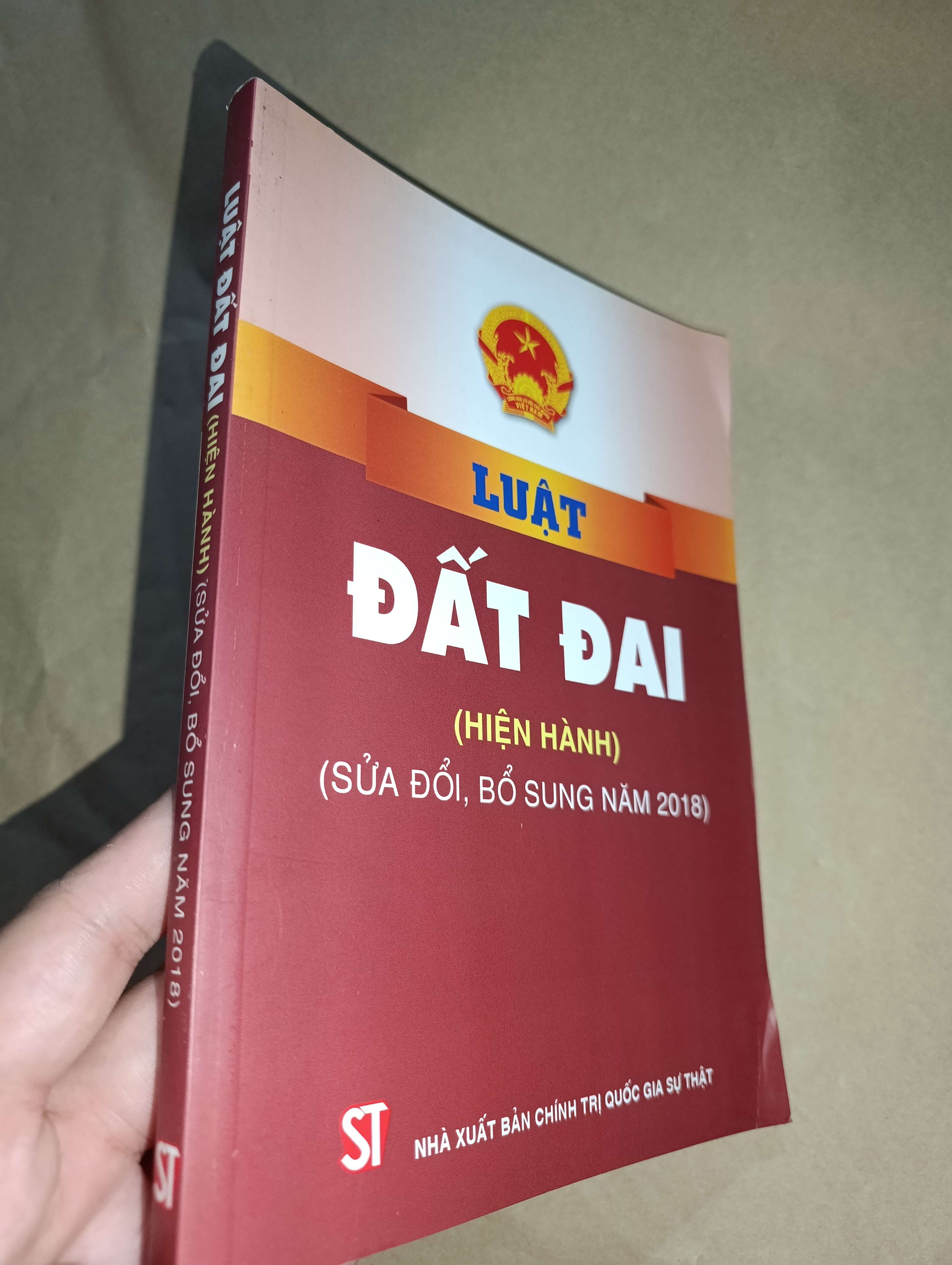 Luật đất đai (hiện hành) (sửa đổi, bổ sung năm 2018) 2019 (Sách chính trị - pháp lý) Mới 80% GZB