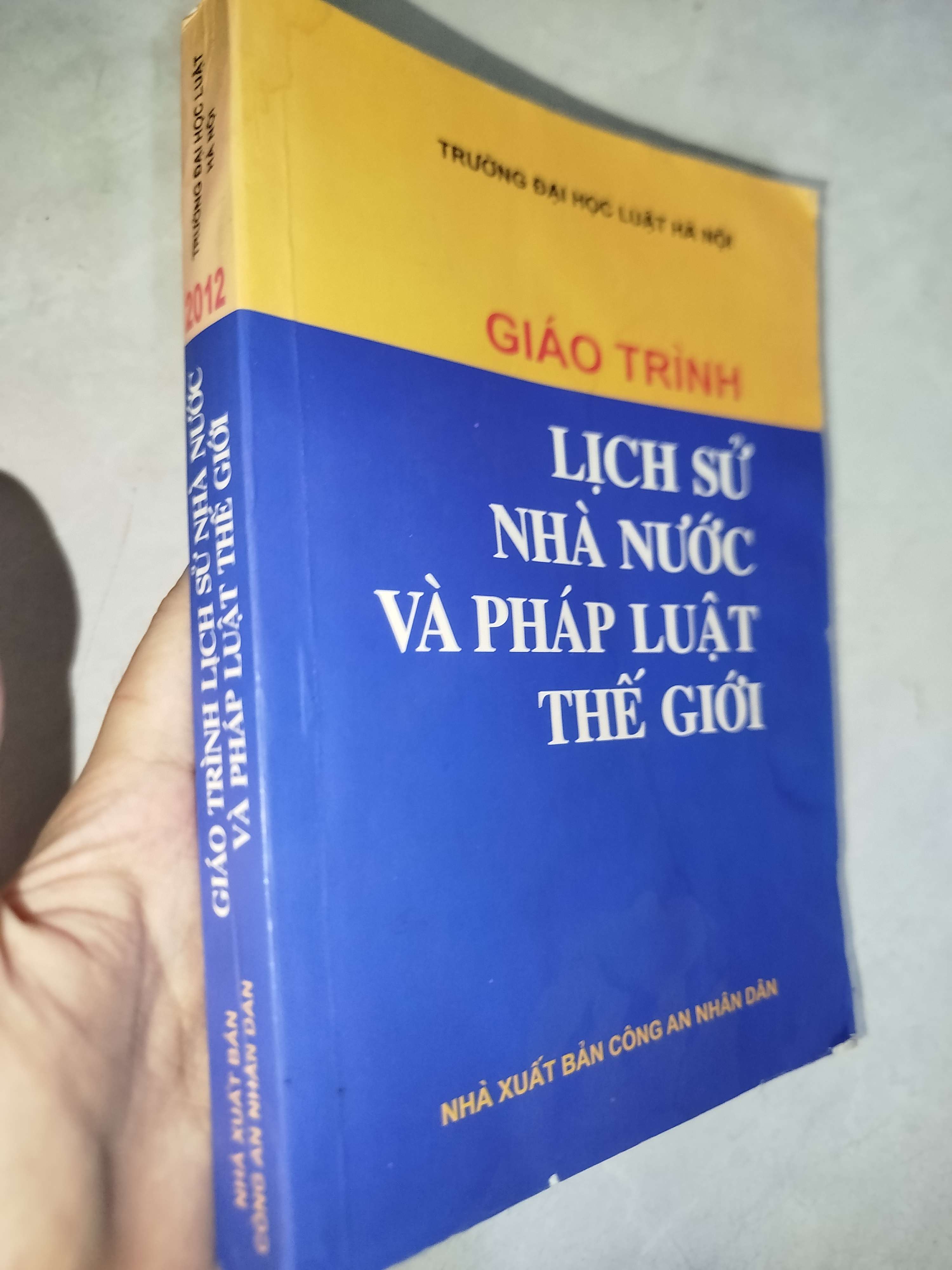 Giáo trình lịch sử nhà nước và pháp luật thế giới 2012 (Sách giáo khoa - giáo trình) Mới 80% GZB