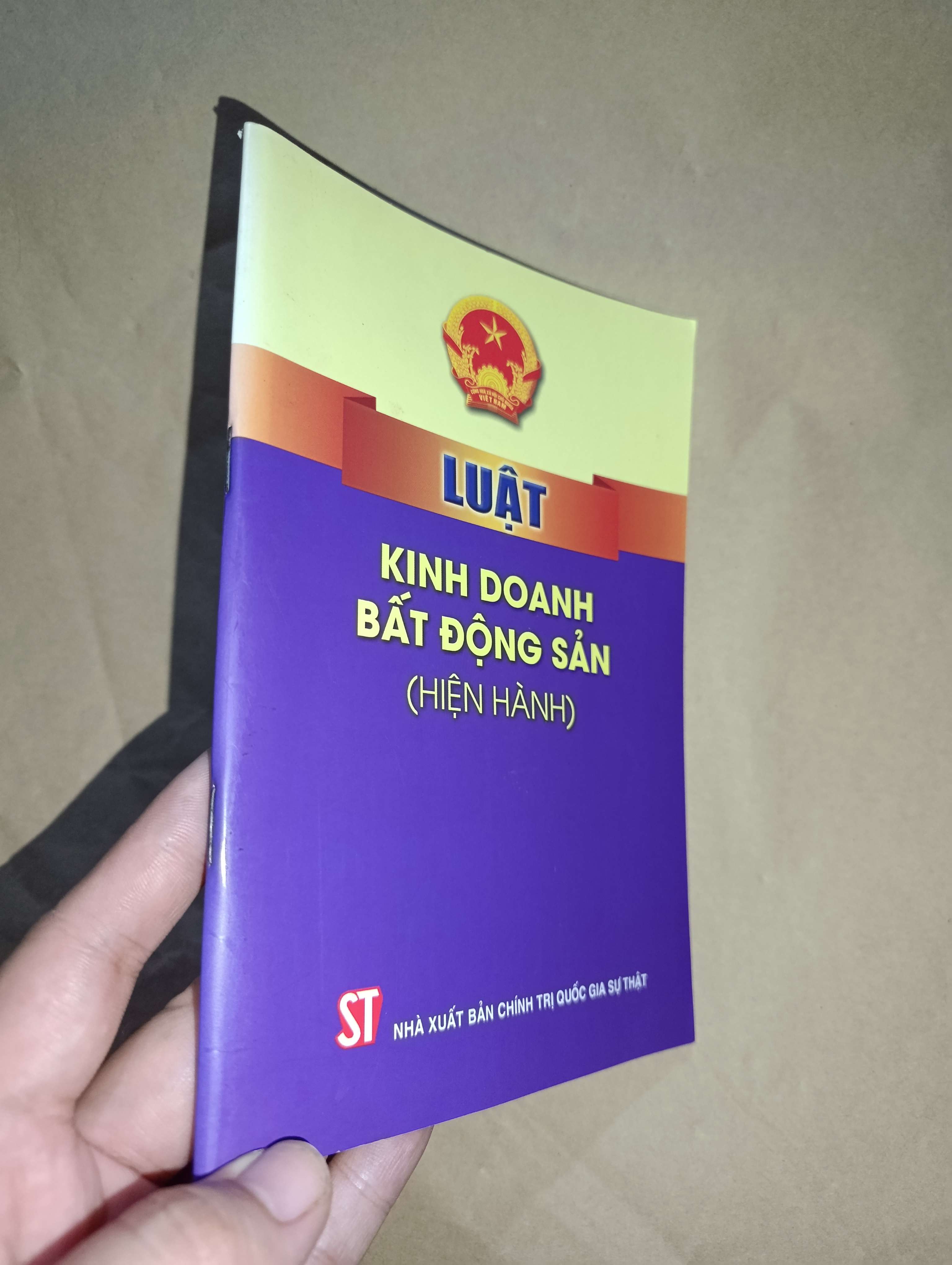 Luật kinh doanh bất động sản (hiện hành) 2019 (Sách chính trị - pháp lý) Mới 80% GZB