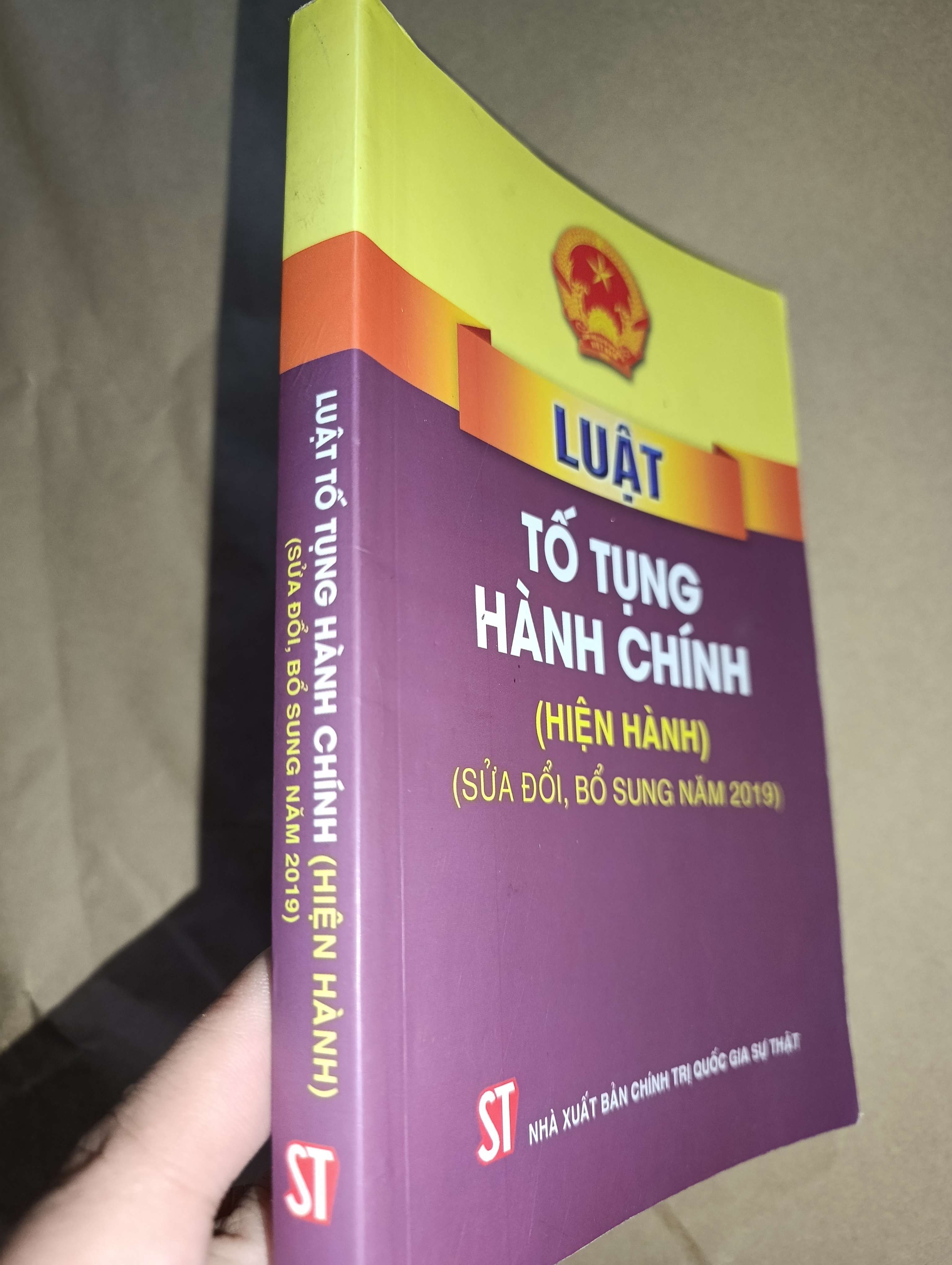 Luật tố tụng hành chính (hiện hành) (sửa đổi, bổ sung năm 2019) 2021 (Sách chính trị - pháp lý) Mới 80% GZB