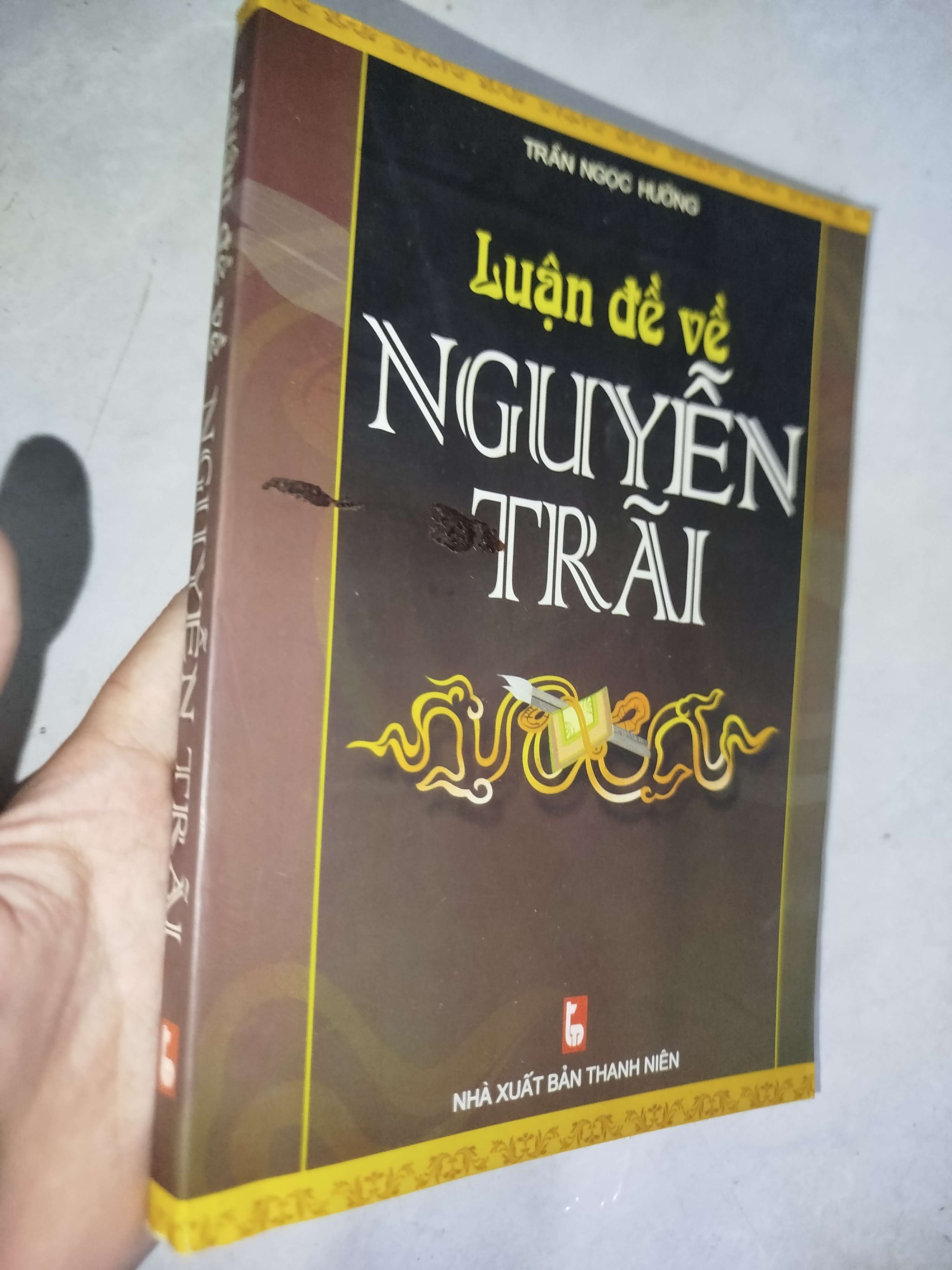 Luận đề về nguyễn Trãi - Trần Ngọc Hướng 2003 (Sách văn học) Mới 80% GZB