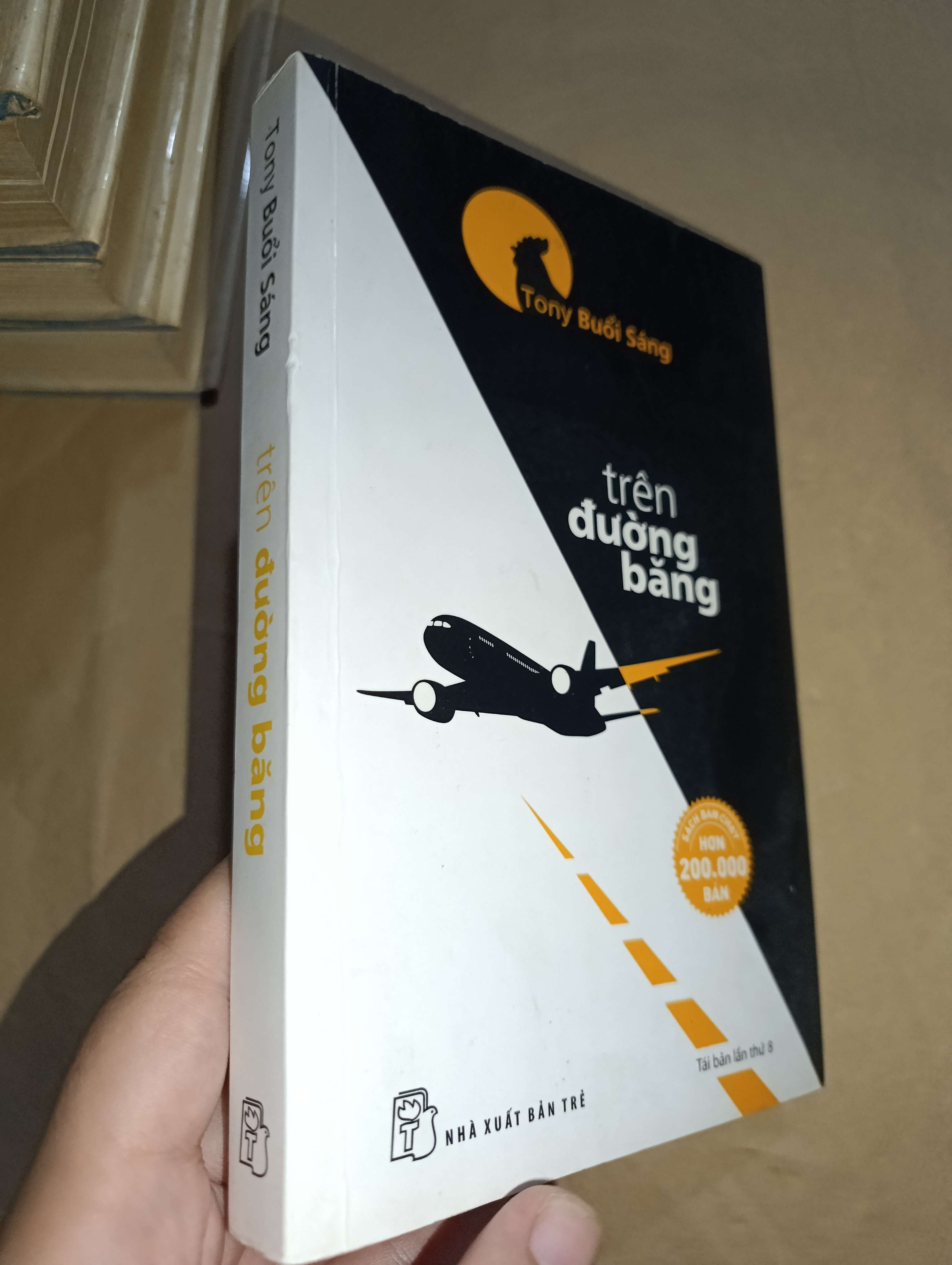 Trên đường băng - Tony Buổi Sáng 2016 (Sách kỹ năng) Mới 80% GZB