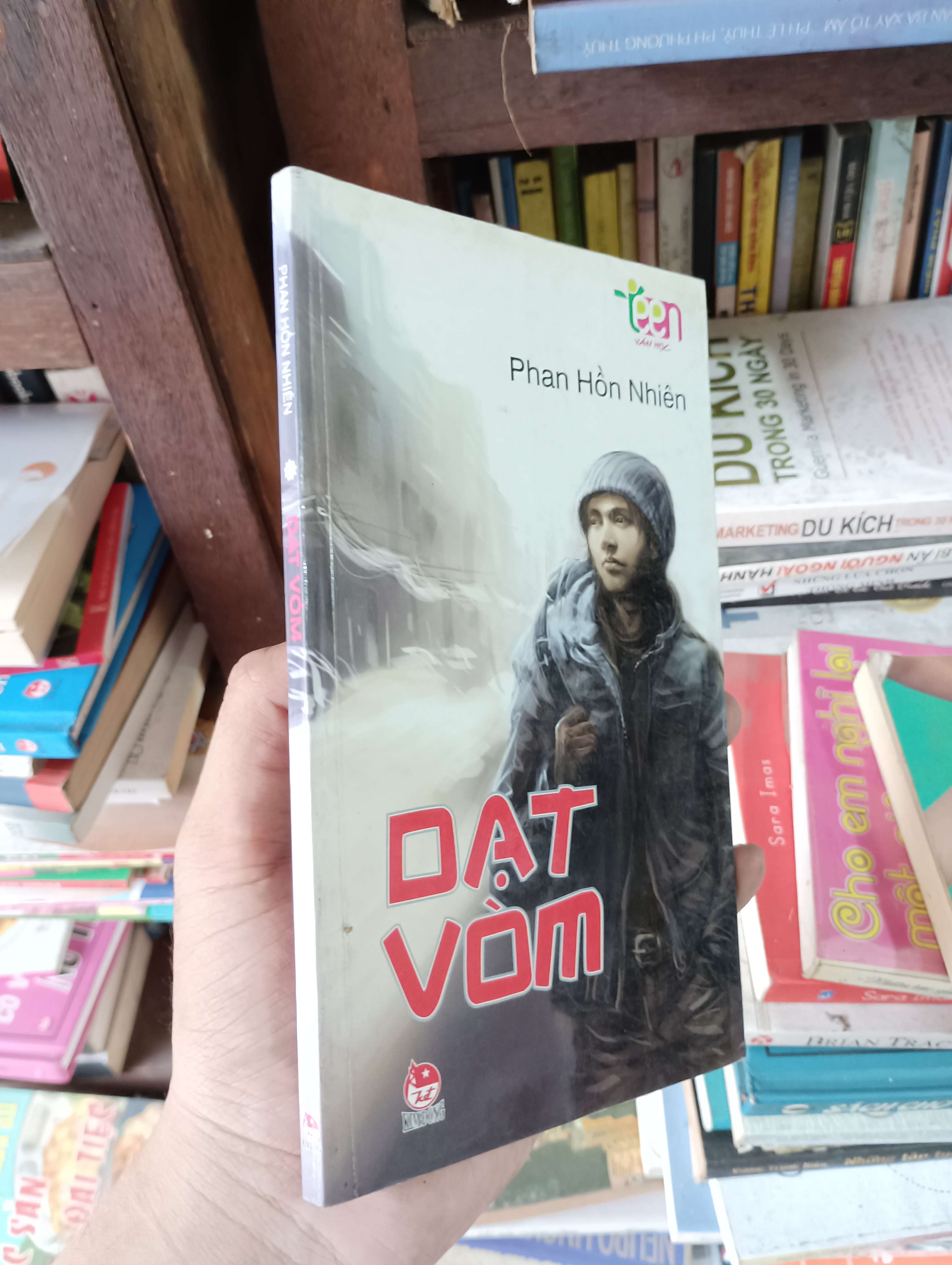 Dạt Vòm - Phan Hồn Nhiên 2011 Mới 80% (Sách văn học) OKBK1T3