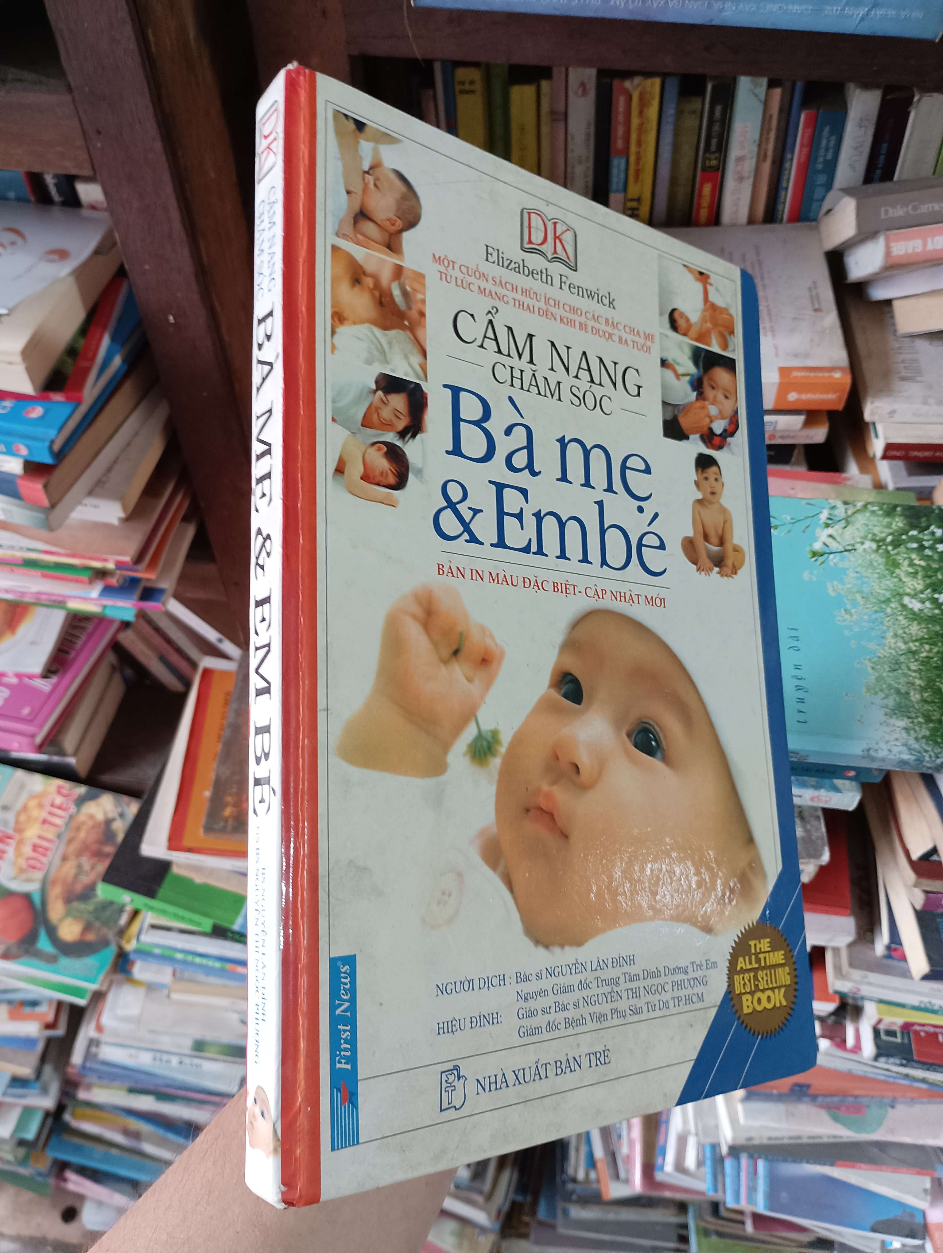 Cẩm Nang Chăm Sóc Bà Mẹ & Em Bé - Elizabeth Fenwick 2006 Mới 80% (Sách làm cha mẹ) OKBK1T1