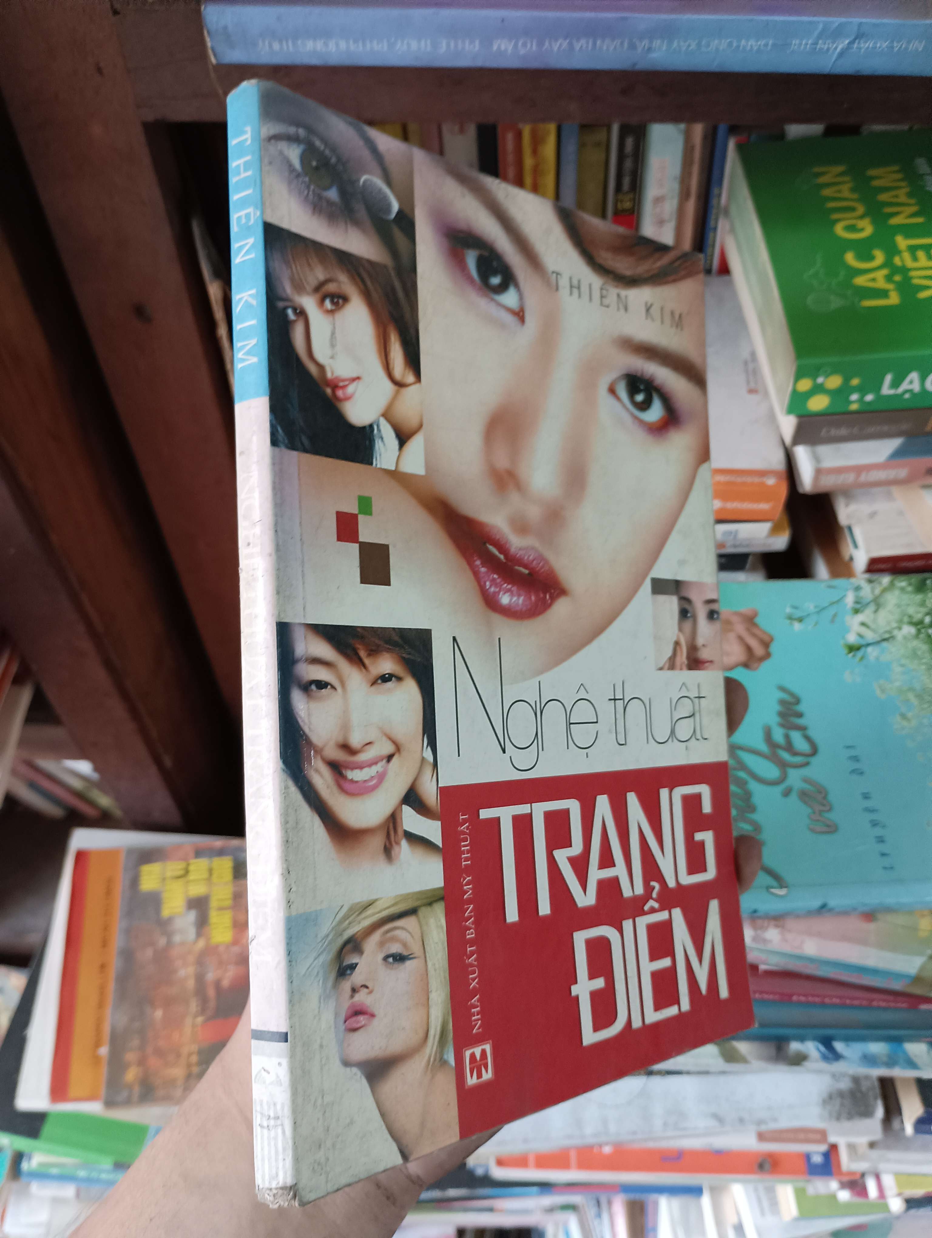 Nghệ Thuật Trang Điểm - Thiên Kim 2009 Mới 80% (Sách kiến thức tổng hợp) OKBK1T2